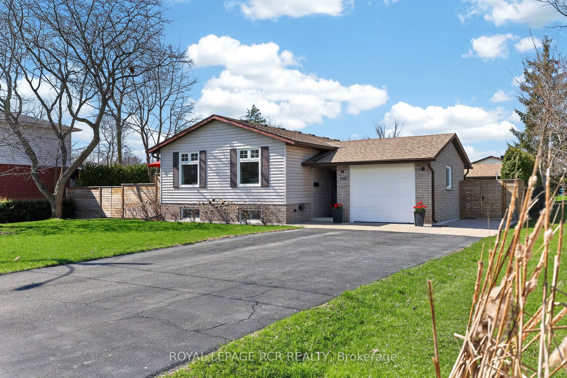 190 Parkview Road, Georgina, ON L4P 2J7