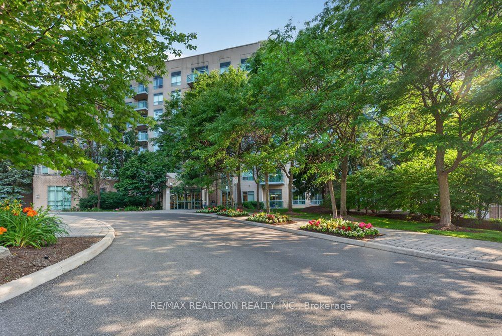 3 Ellesmere Street 326, Richmond Hill, ON L4B 4N2 photo 3