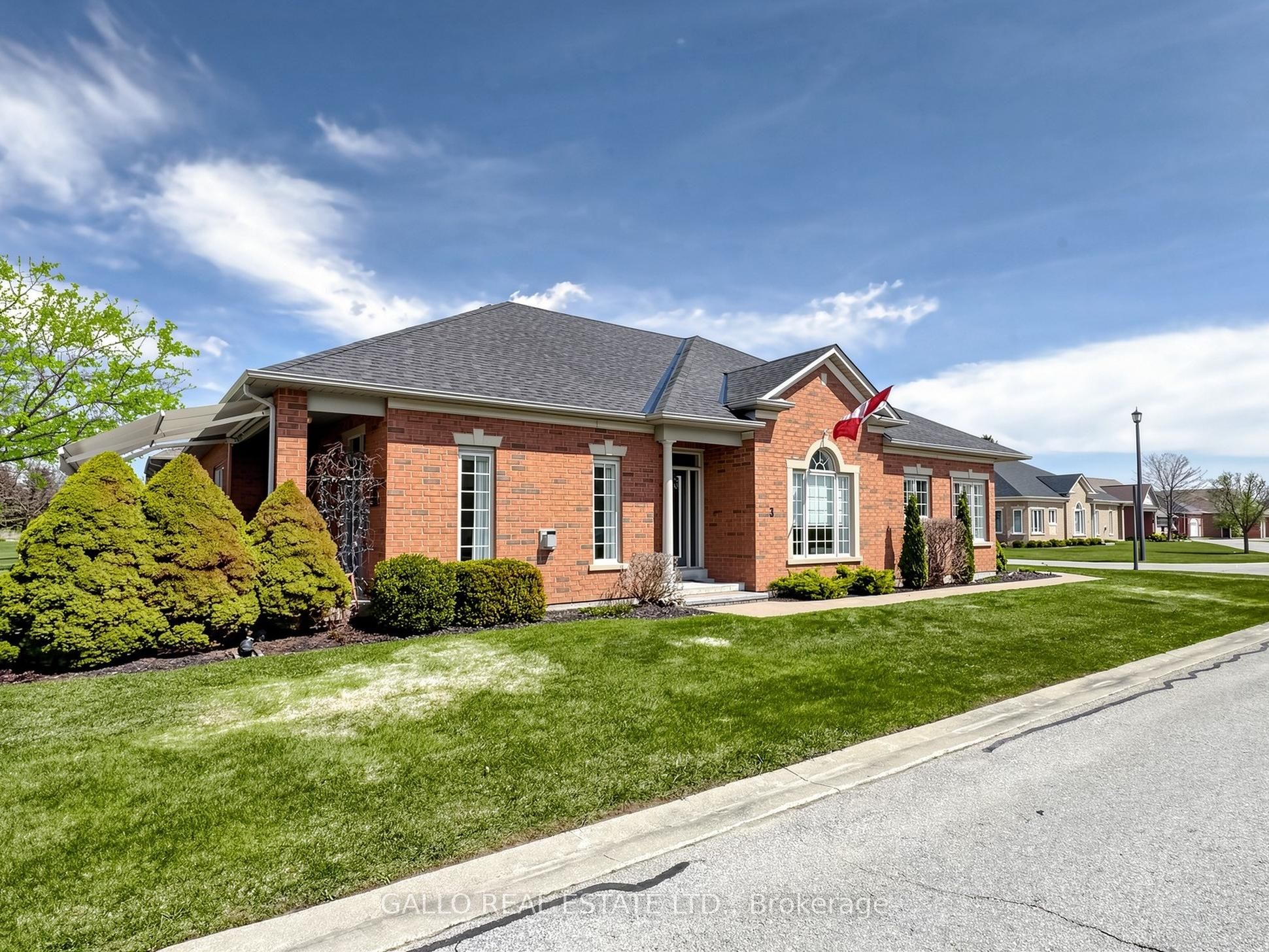 3 Ben's Reign 213, Whitchurch-Stouffville, ON L4A 1M2 photo 2