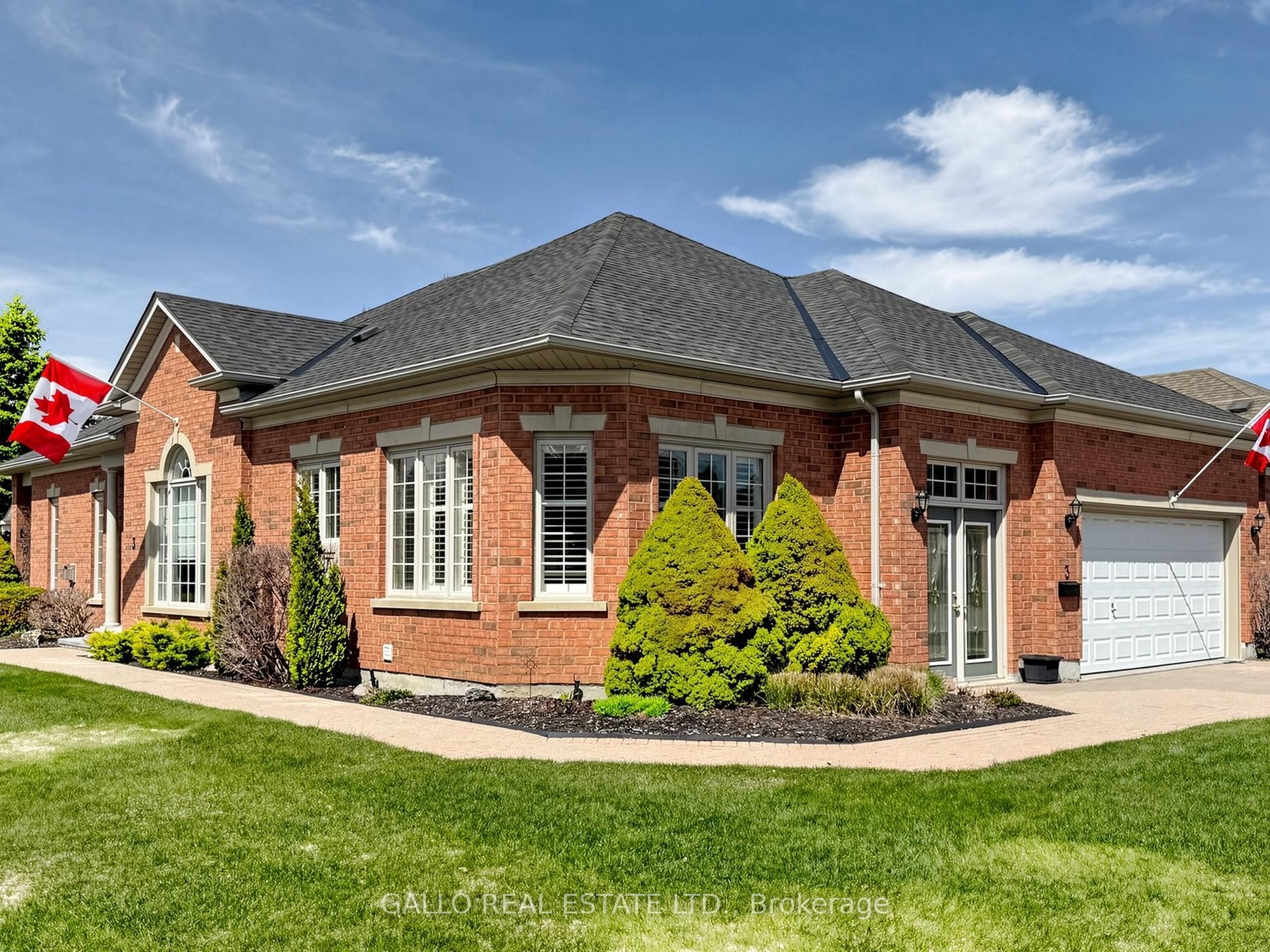3 Ben's Reign 213, Whitchurch-Stouffville, ON L4A 1M2 photo 3
