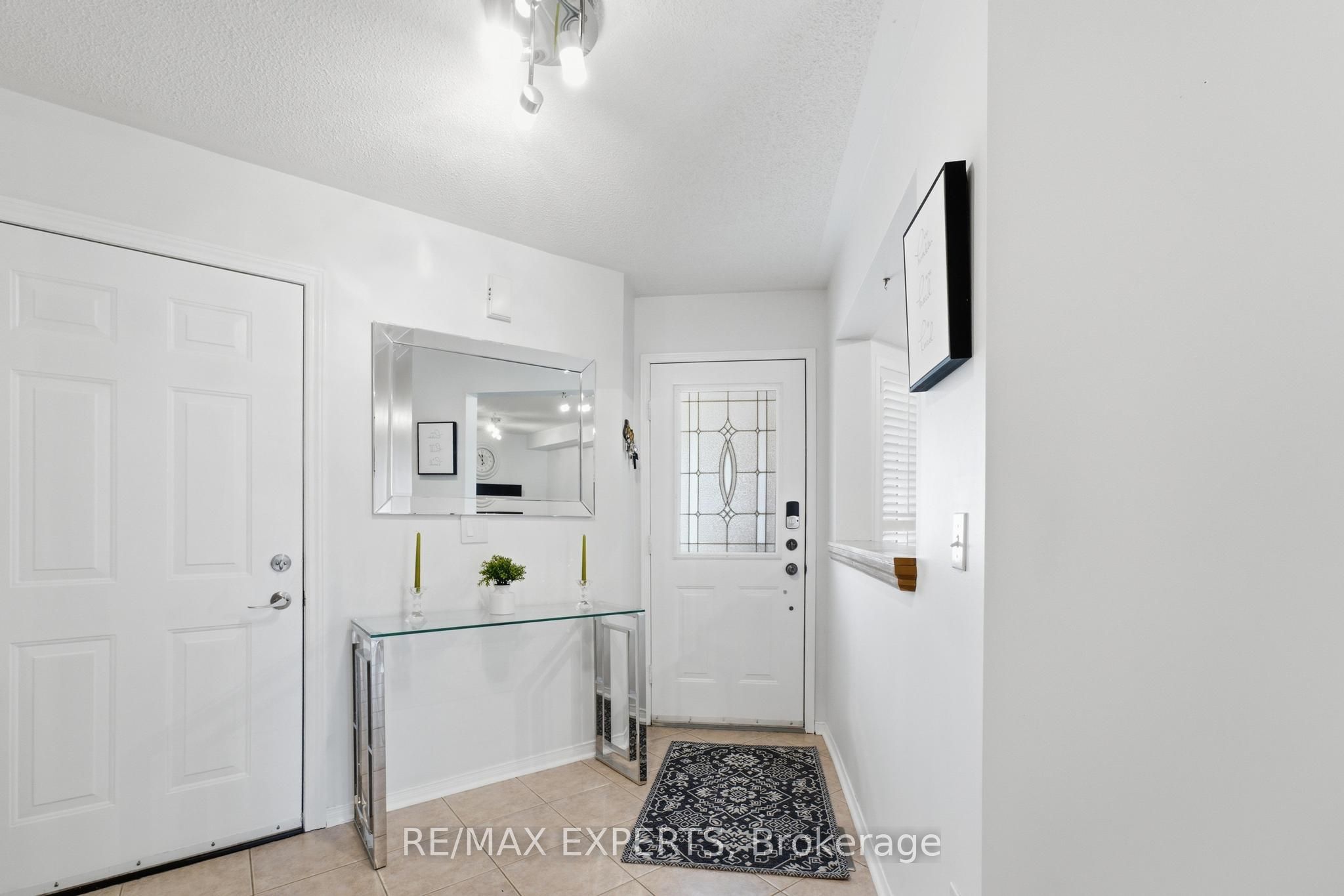 16 Piazza Crescent, Vaughan, ON L4H 2C8 photo 5