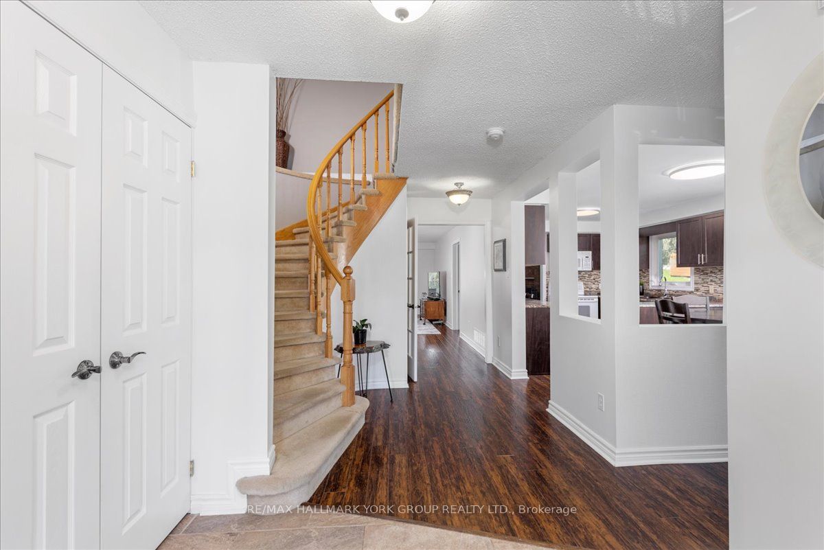 20 Sunbird Boulevard, Georgina, ON L4P 3R9 photo 4