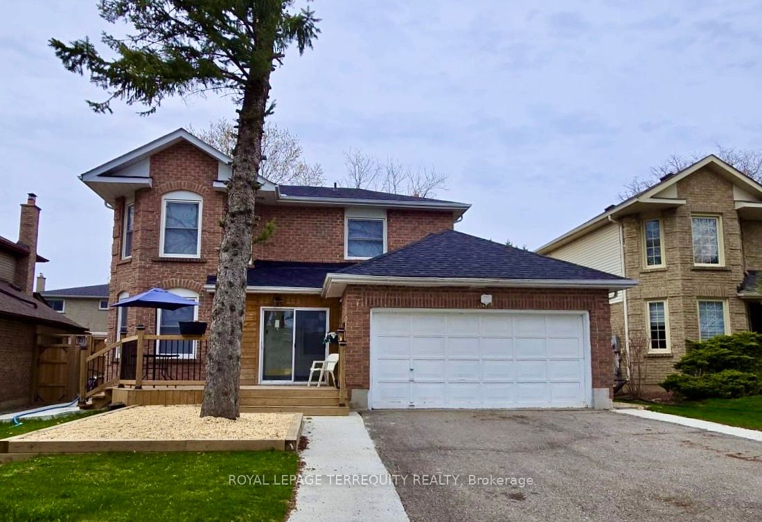 309 Harewood Boulevard Upper, Newmarket, ON L3Y 6N5