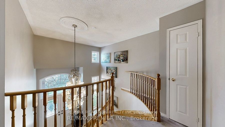 215 Drummond Drive, Vaughan, ON L6A 3C1 photo 5