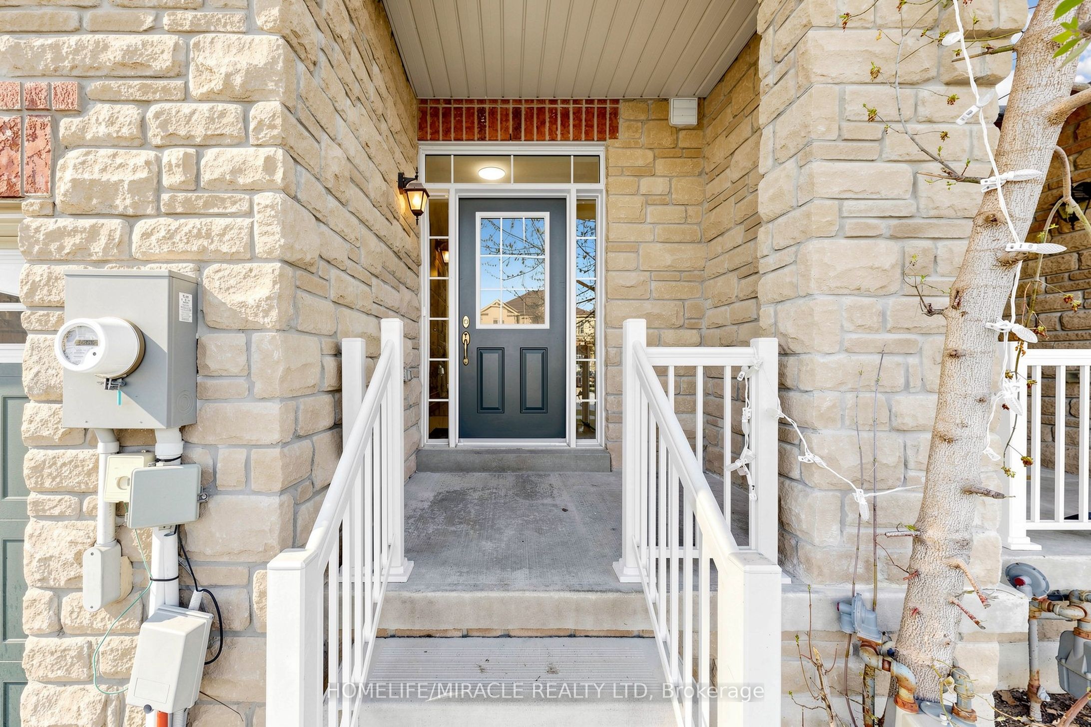 14 Greenwood Drive, Essa, ON L3W 0N5 photo 3