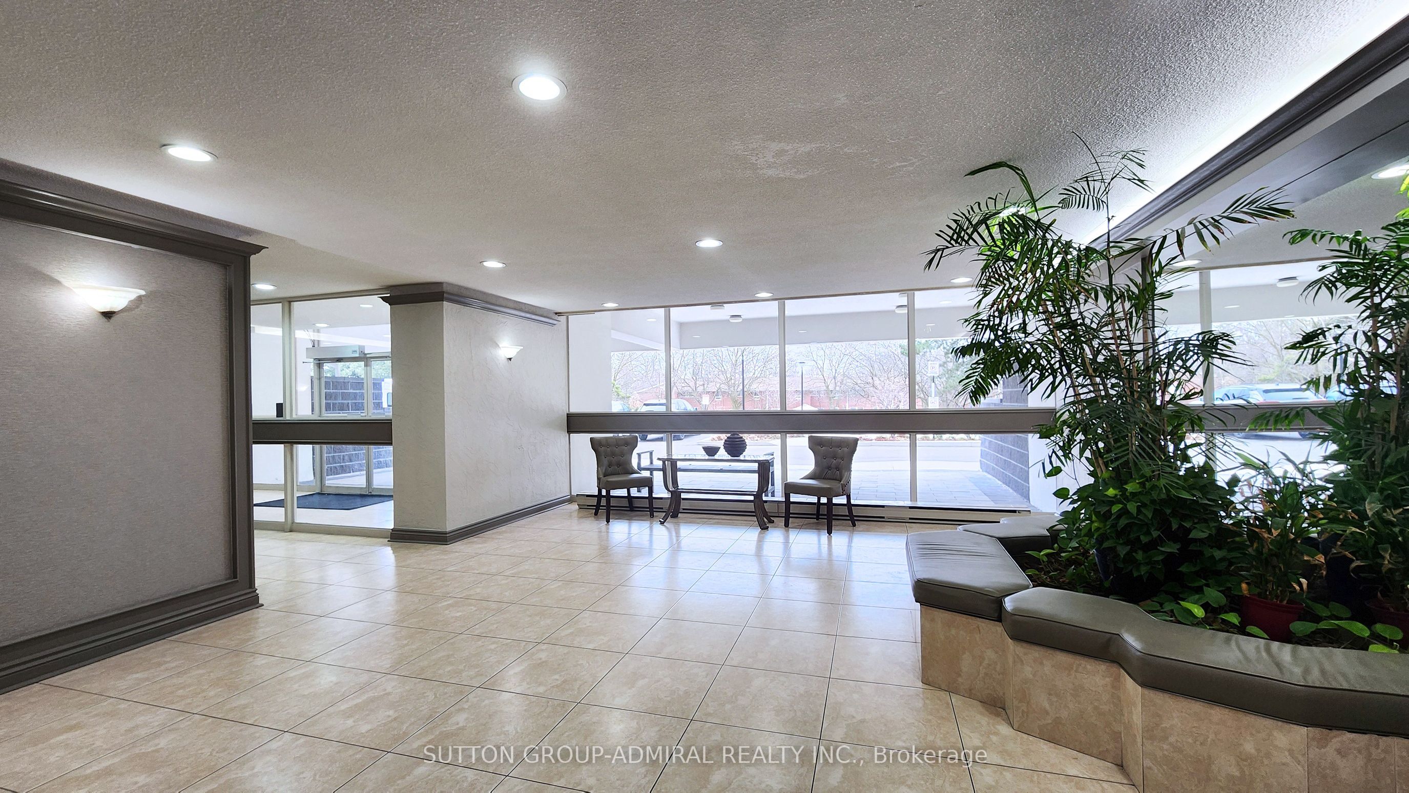 80 Inverlochy Boulevard 1011, Markham, ON L3T 4P3 photo 3
