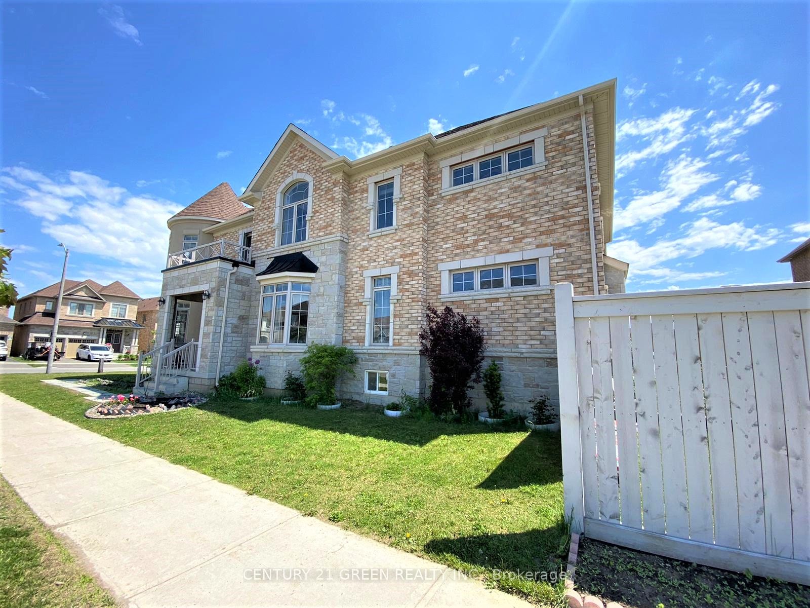 21 Tupling Street, Bradford West Gwillimbury, ON L3Z 0W8 photo 4