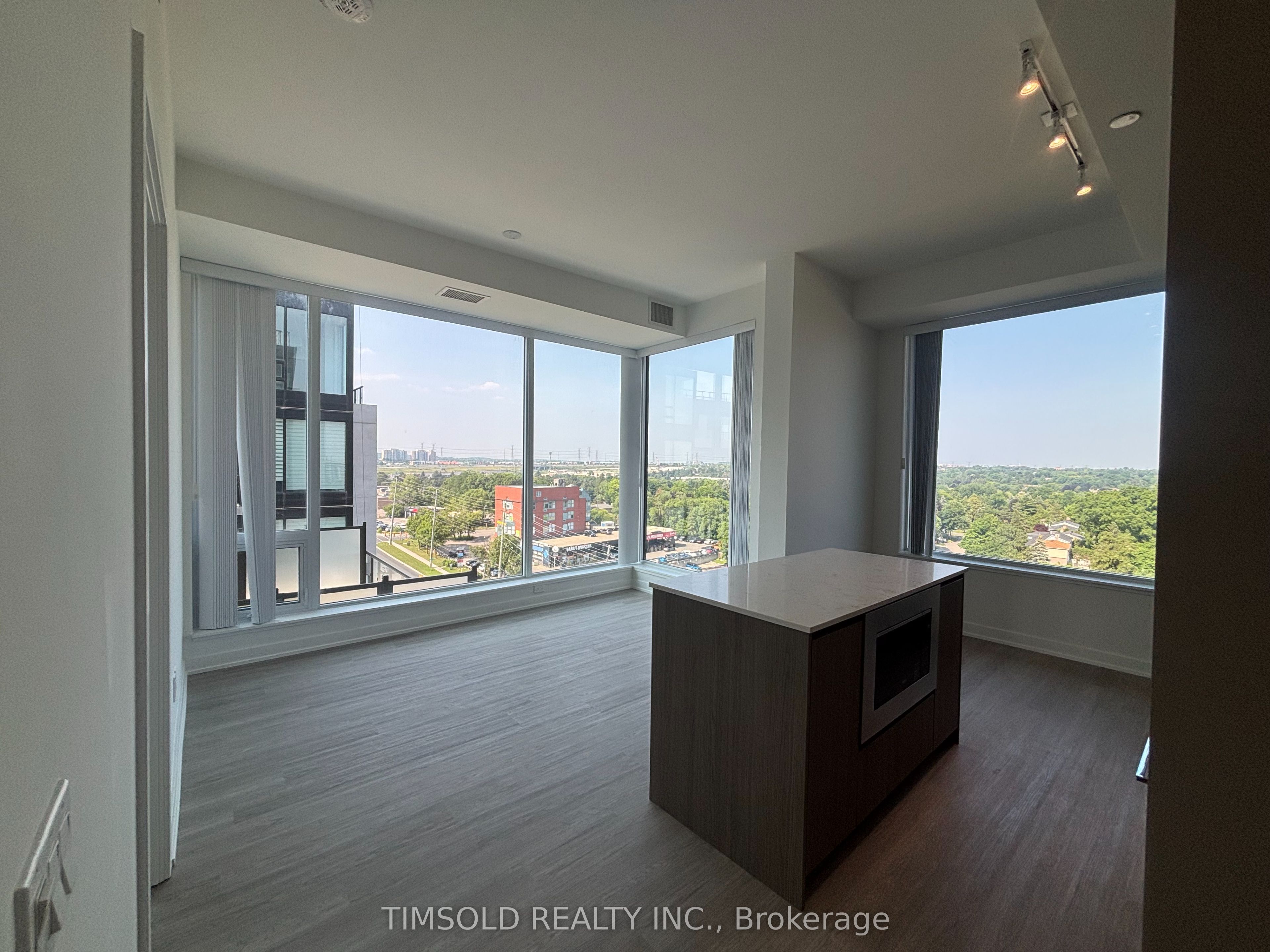 8188 Yonge Street 916, Vaughan, ON L4J 0M2