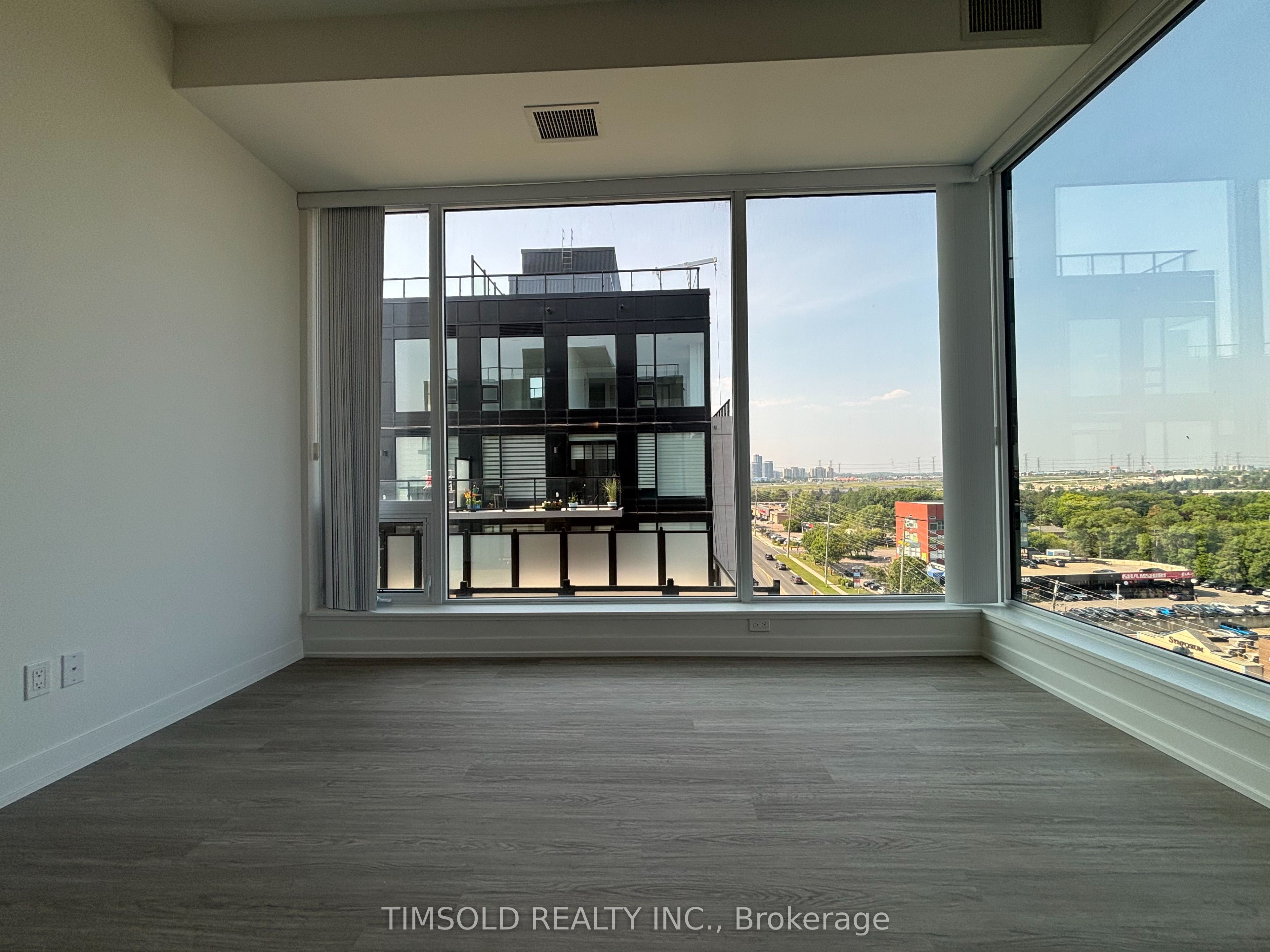 8188 Yonge Street 916, Vaughan, ON L4J 0M2 photo 2