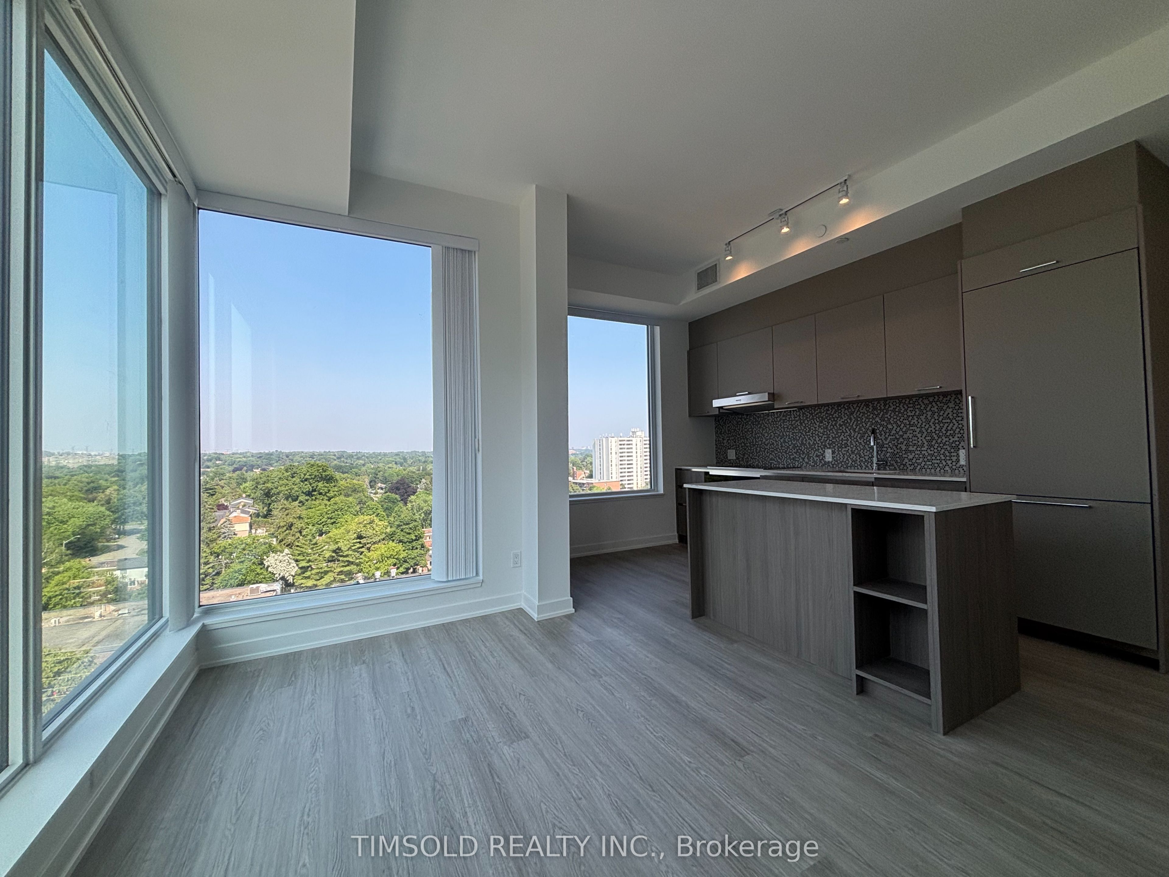 8188 Yonge Street 916, Vaughan, ON L4J 0M2 photo 3