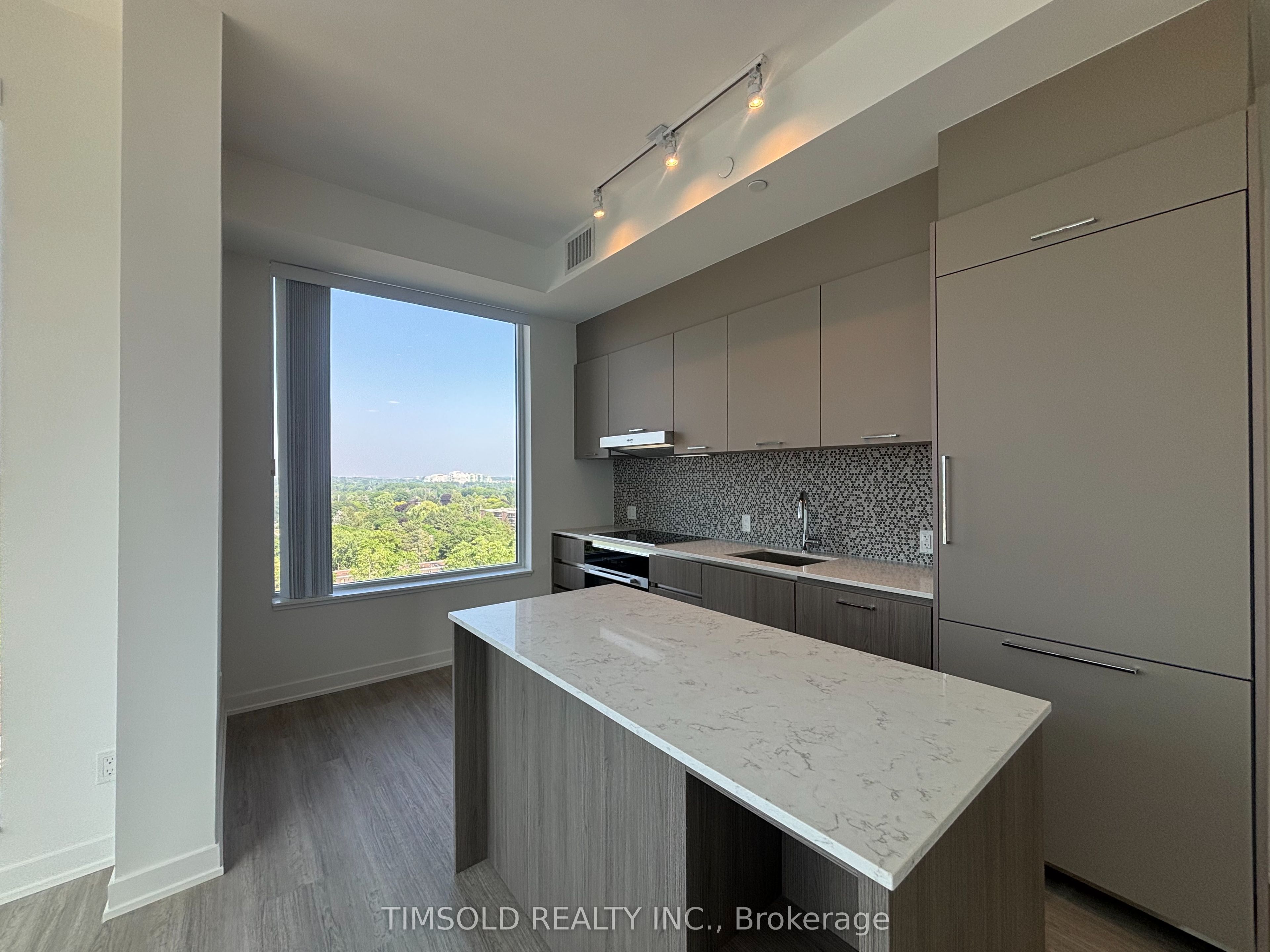 8188 Yonge Street 916, Vaughan, ON L4J 0M2 photo 5