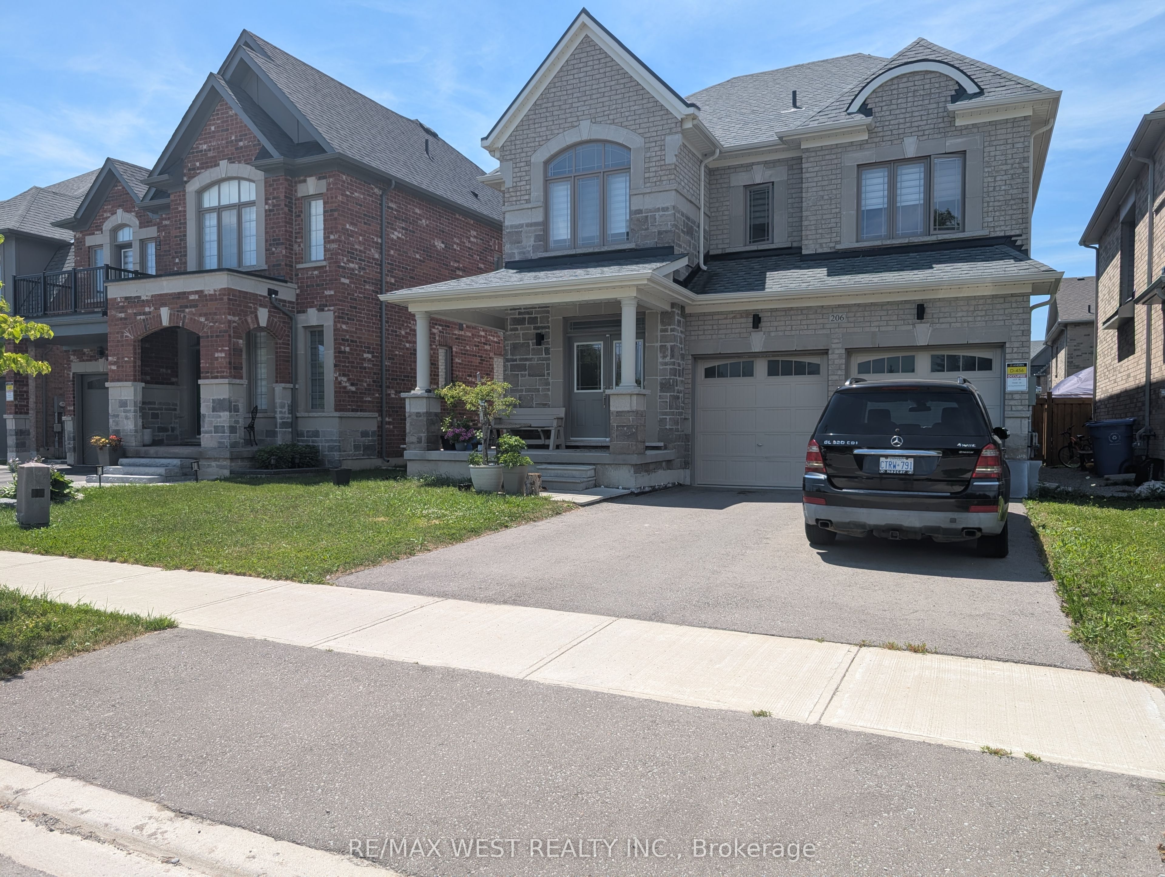 206 Dog Wood Boulevard, East Gwillimbury, ON L9N 0X1