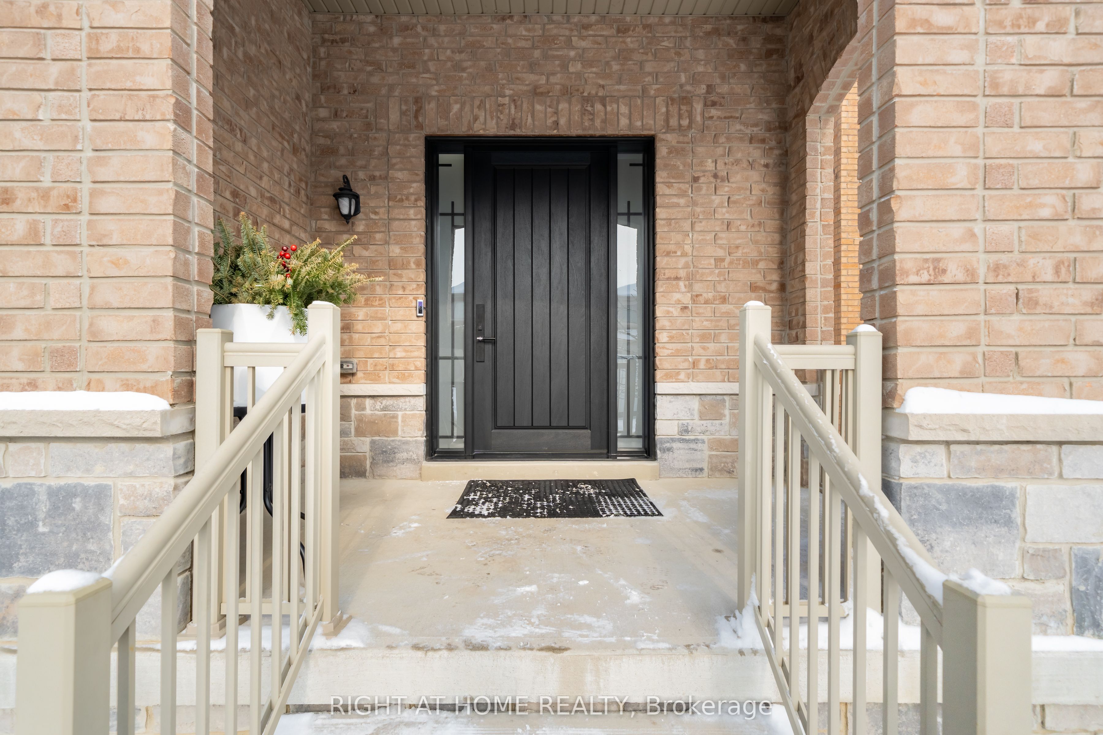 12 Tupling Street, Bradford West Gwillimbury, ON L3Z 0W8 photo 4
