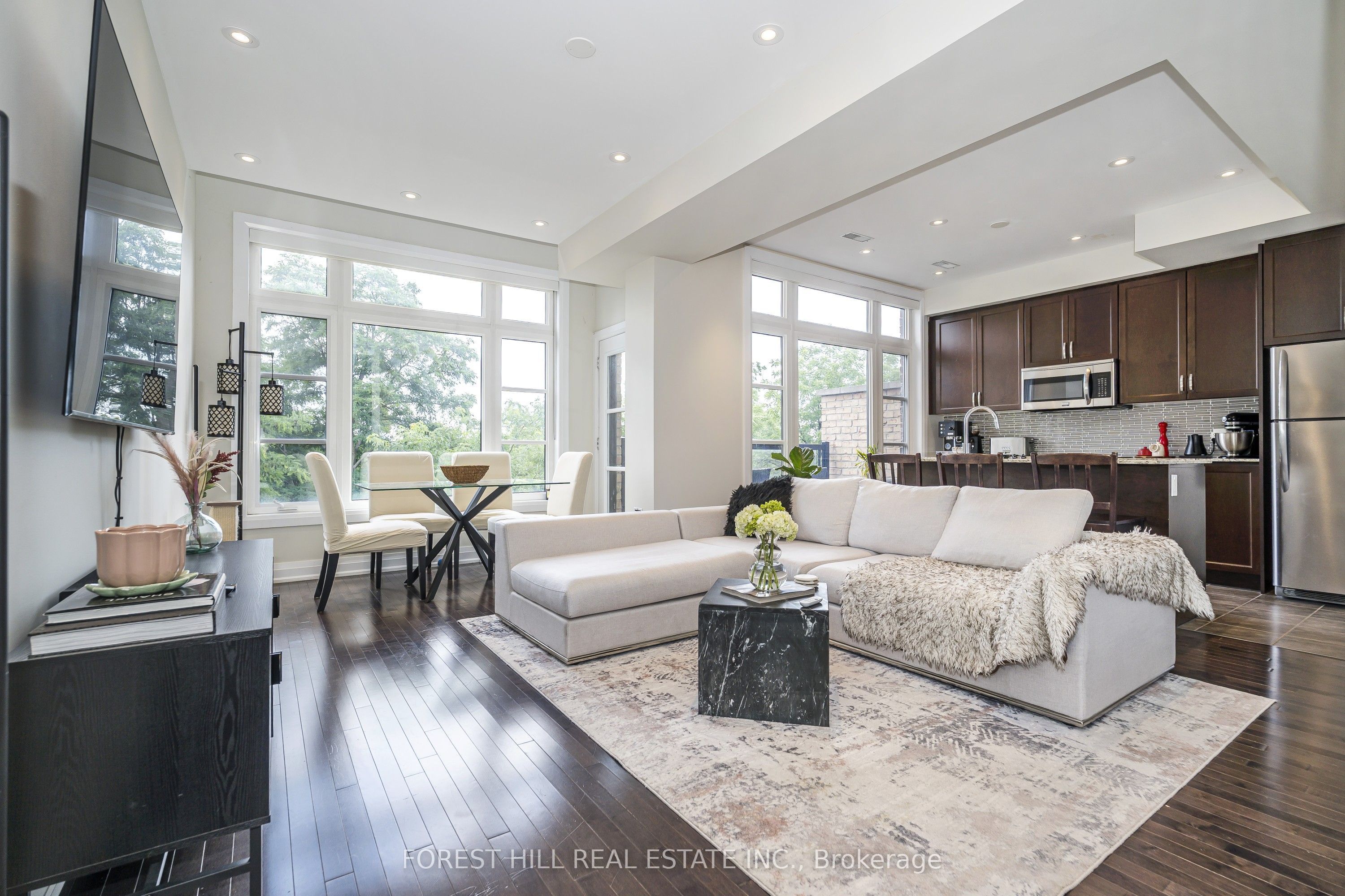 8169 Kipling Avenue 28, Vaughan, ON L4L 0G4 photo 2