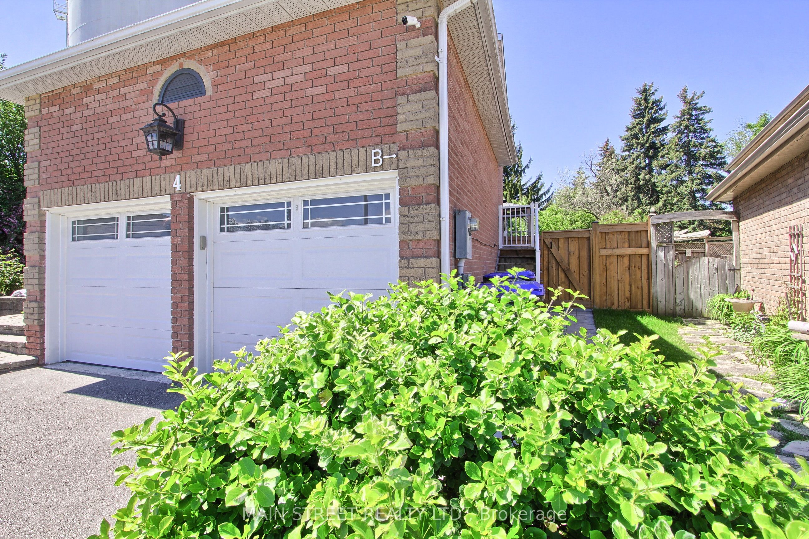 4 Carrington Place B, Bradford West Gwillimbury, ON L3Z 2V3 photo 2