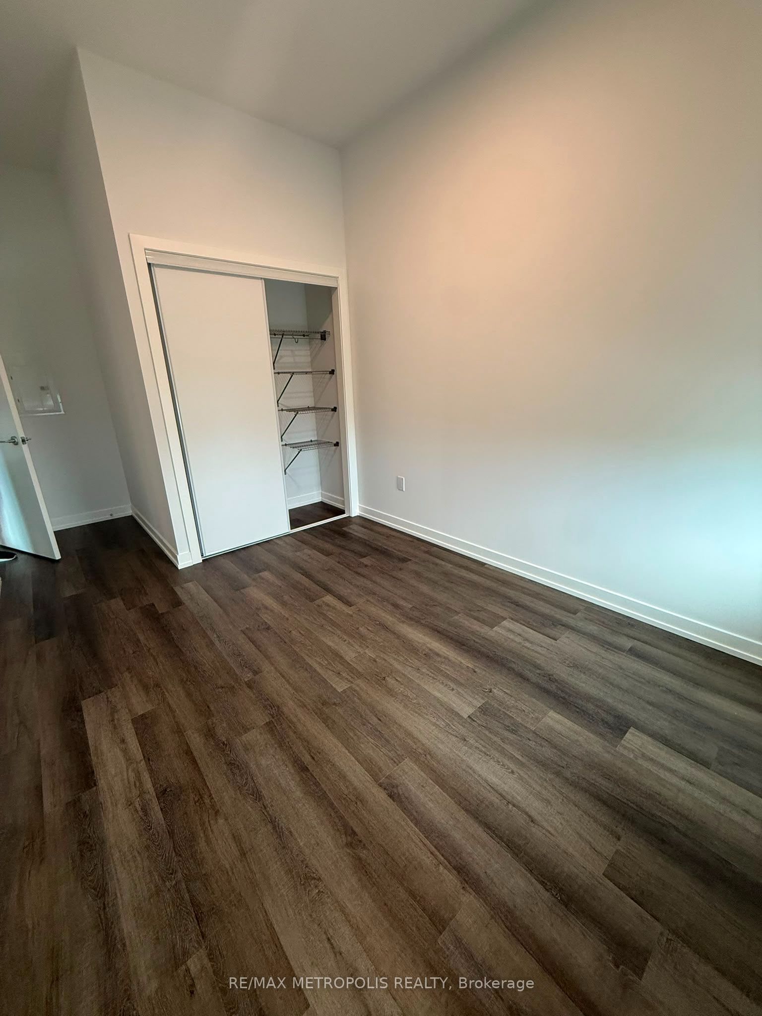 21 Meadowvale Road 220, Vaughan, ON L4K 0H6 photo 5
