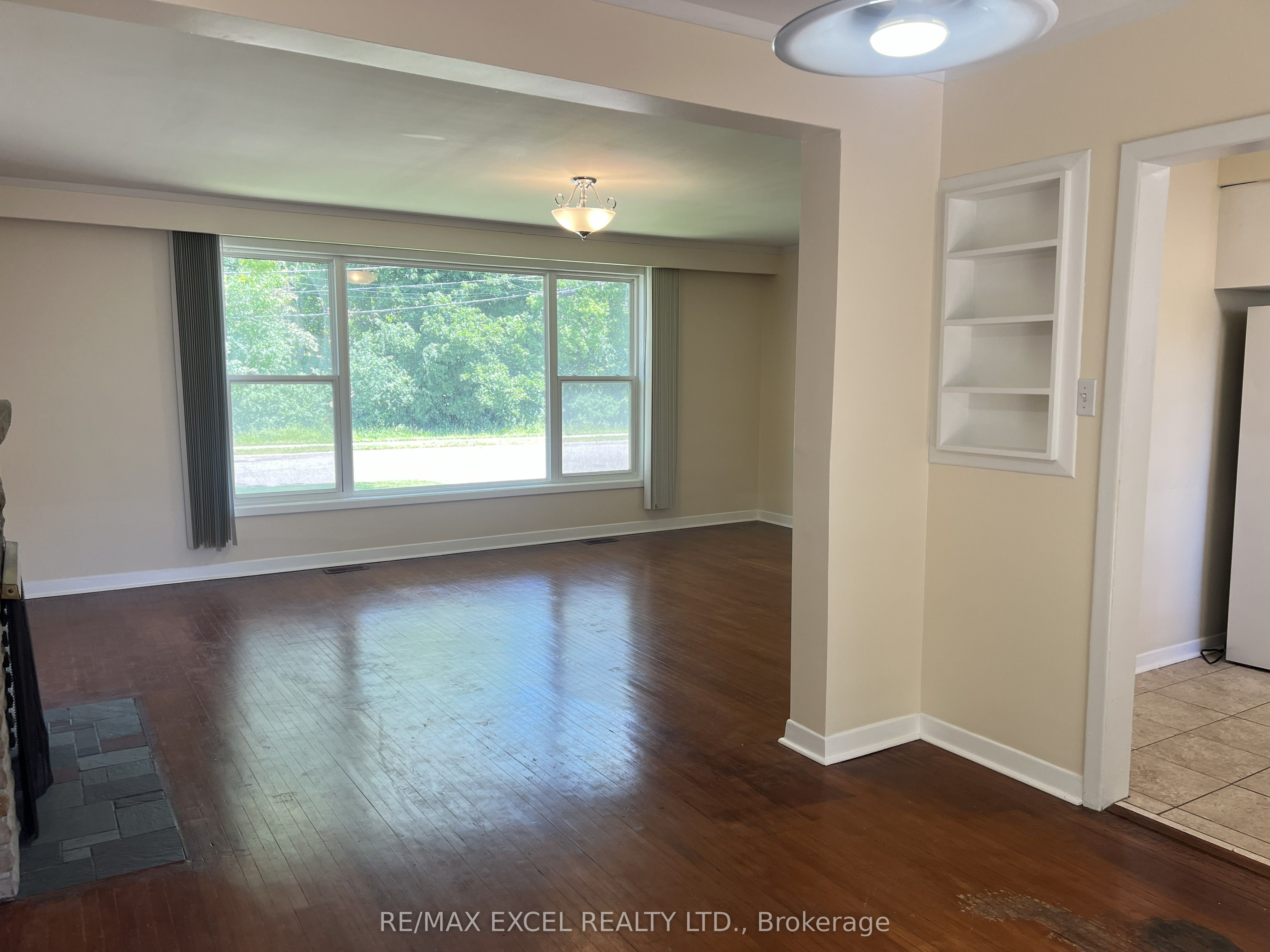 36 Hall Street, Richmond Hill, ON L6C 1V7 photo 4