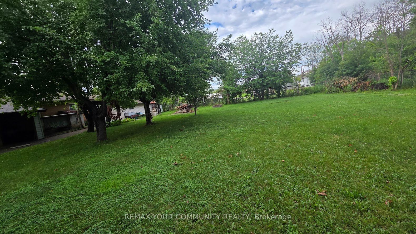 1031 Metro Road, Georgina, ON L4P 3E9 photo 5