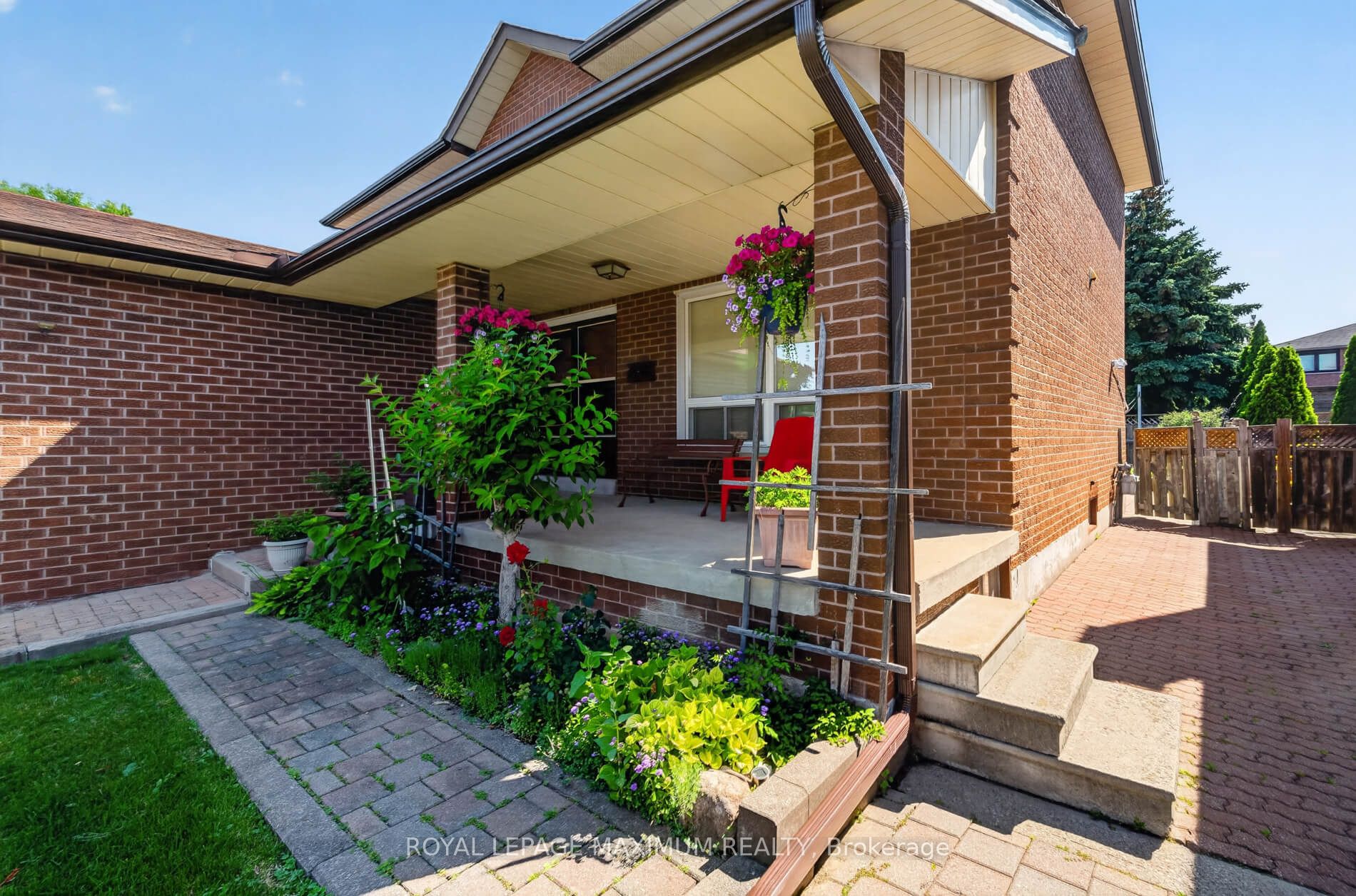 162 Wigwoss Drive, Vaughan, ON L4L 2R2 photo 3