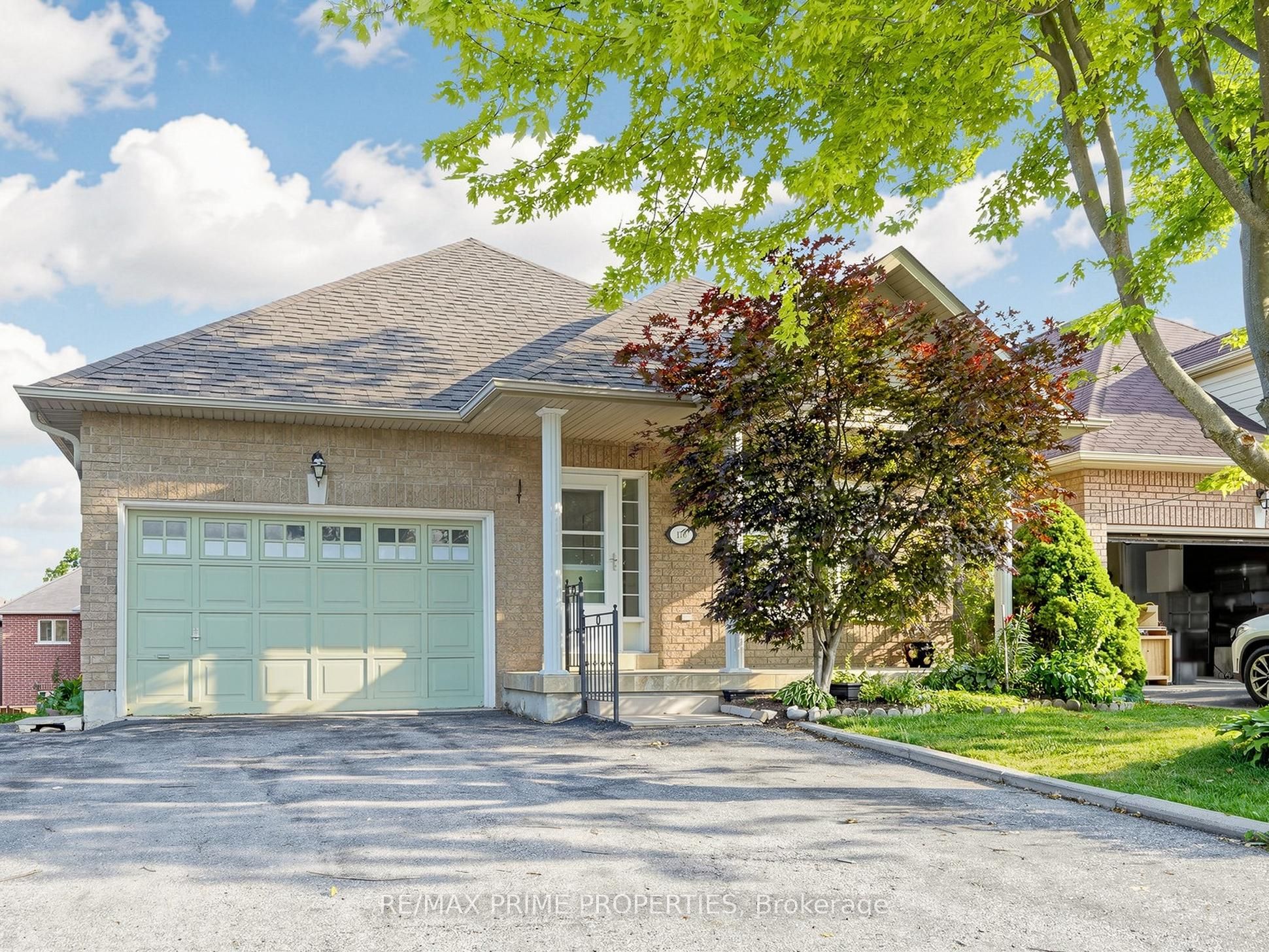 176 Sawmill Valley Drive, Newmarket, ON L3X 2V7 photo 2