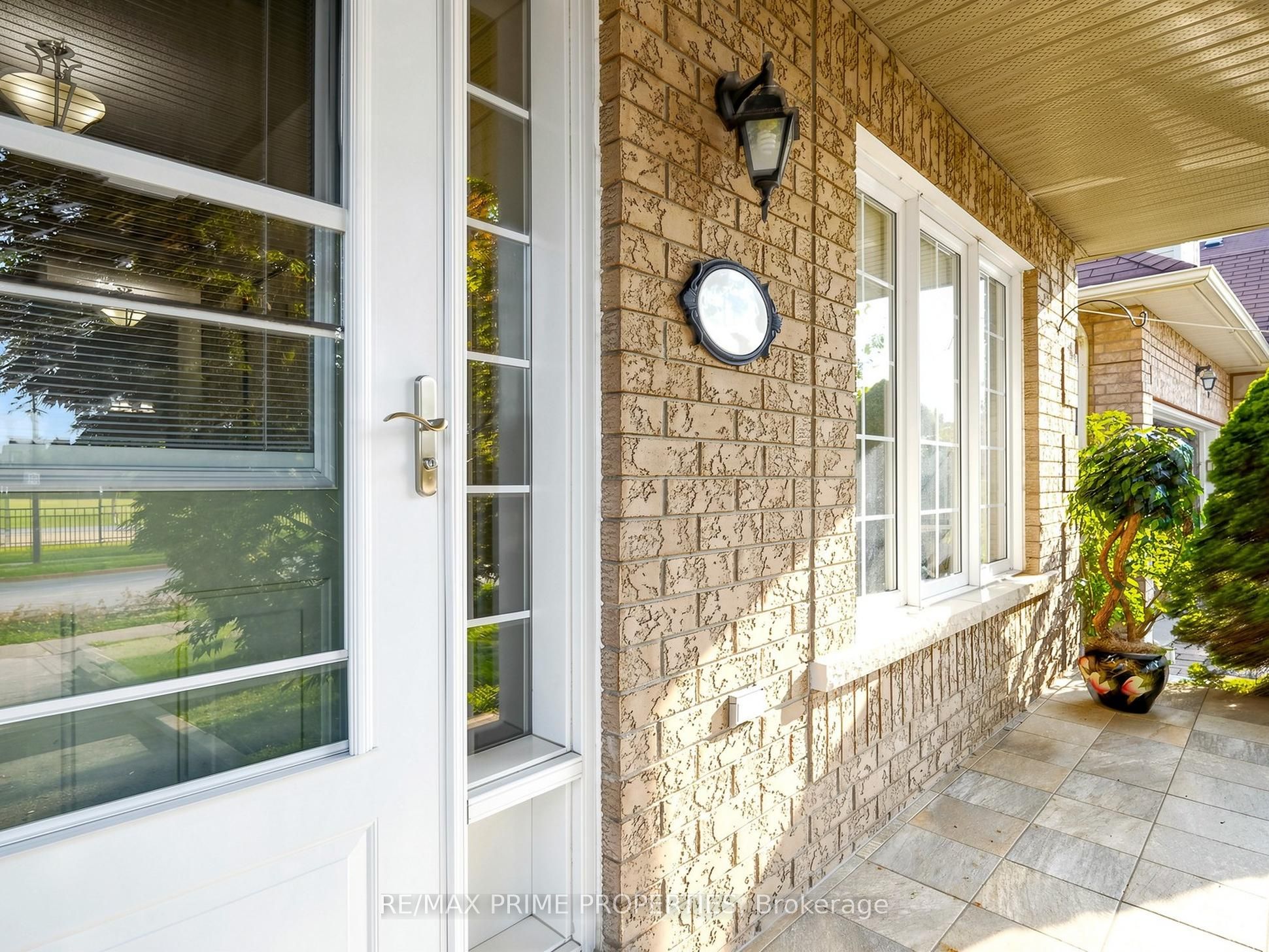 176 Sawmill Valley Drive, Newmarket, ON L3X 2V7 photo 4
