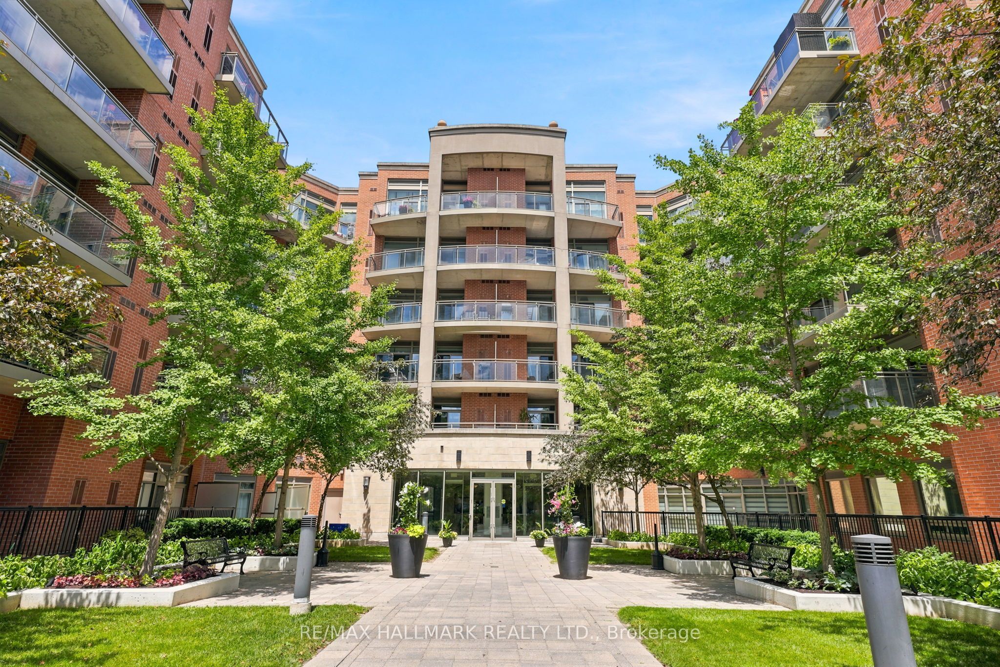 281 Woodbridge Avenue 409, Vaughan, ON M4S 1A1