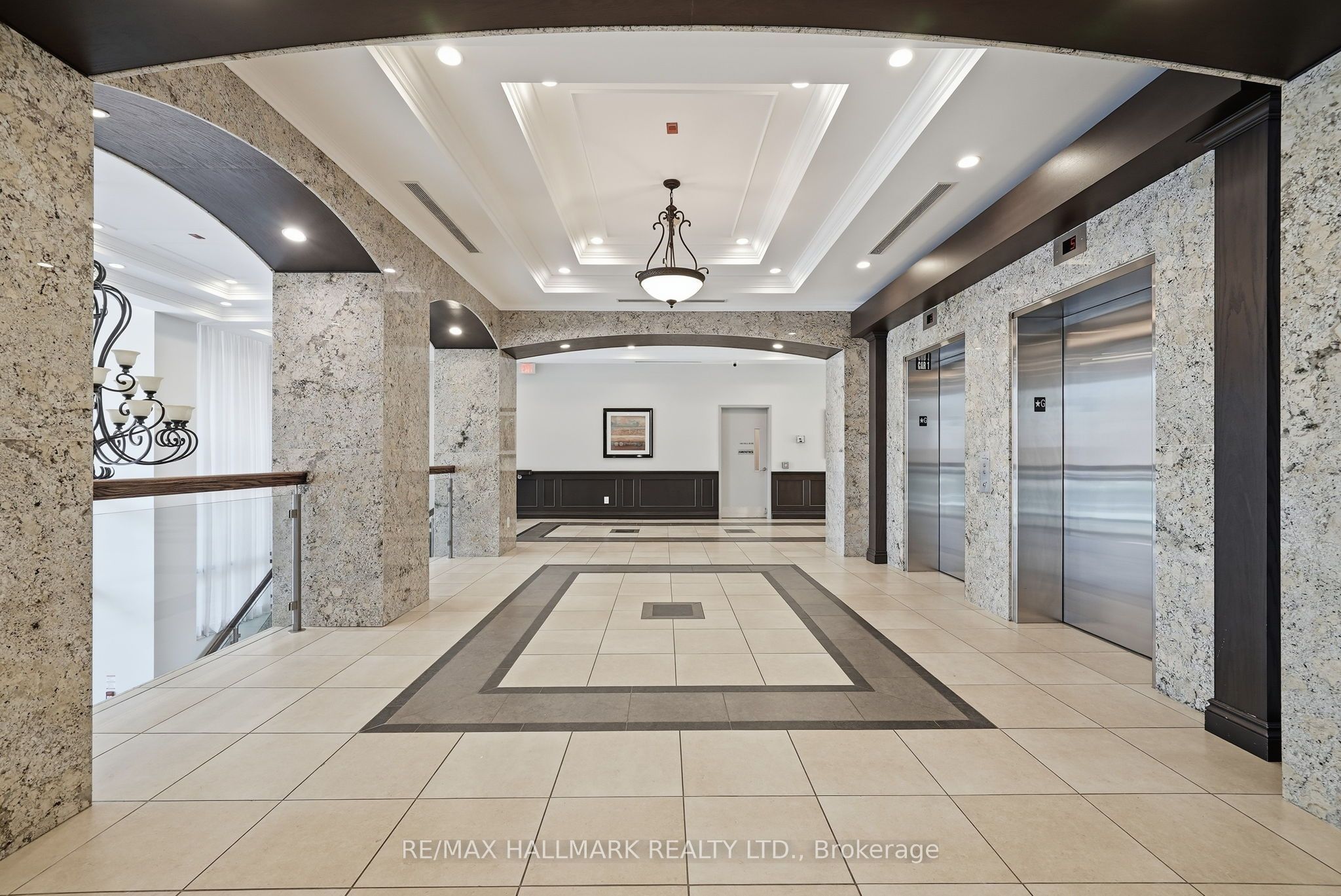281 Woodbridge Avenue 409, Vaughan, ON M4S 1A1 photo 2