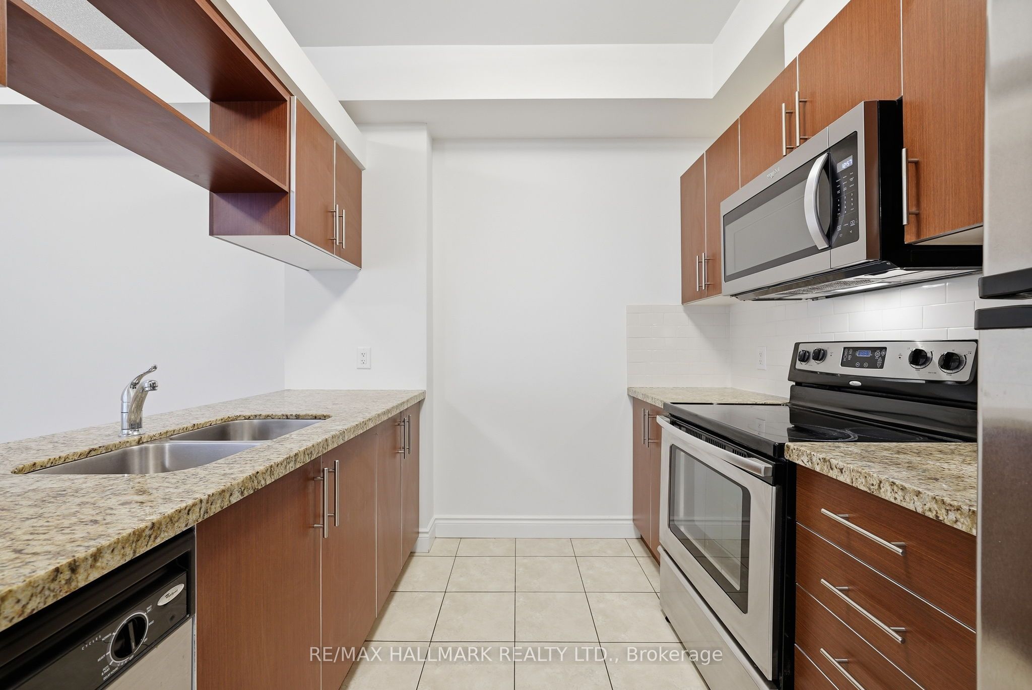 281 Woodbridge Avenue 409, Vaughan, ON M4S 1A1 photo 5