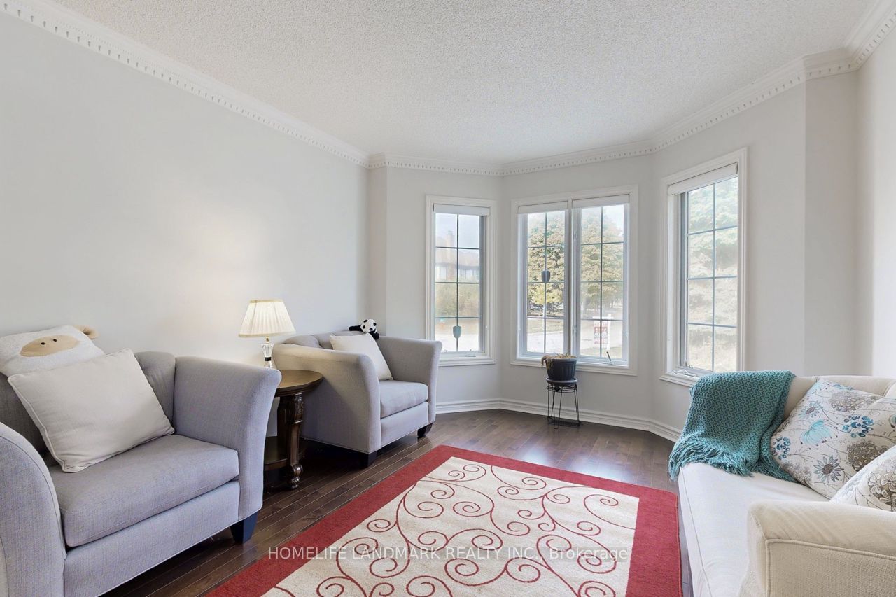46 Green Ash Crescent, Richmond Hill, ON L4B 3S1 photo 4