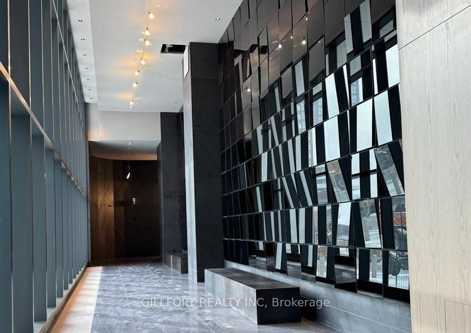 8 Interchange Way 2808, Vaughan, ON L4K 0R2 photo 3