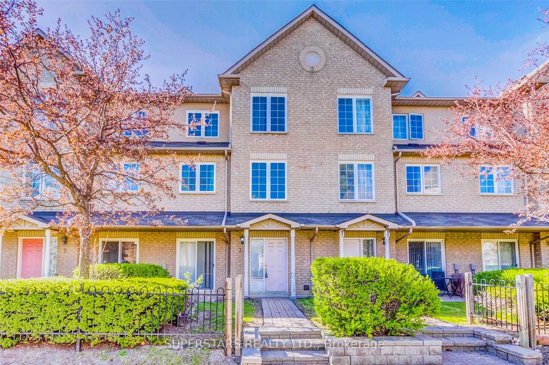 5 St Moritz Way 3A, Markham, ON L3R 4E8