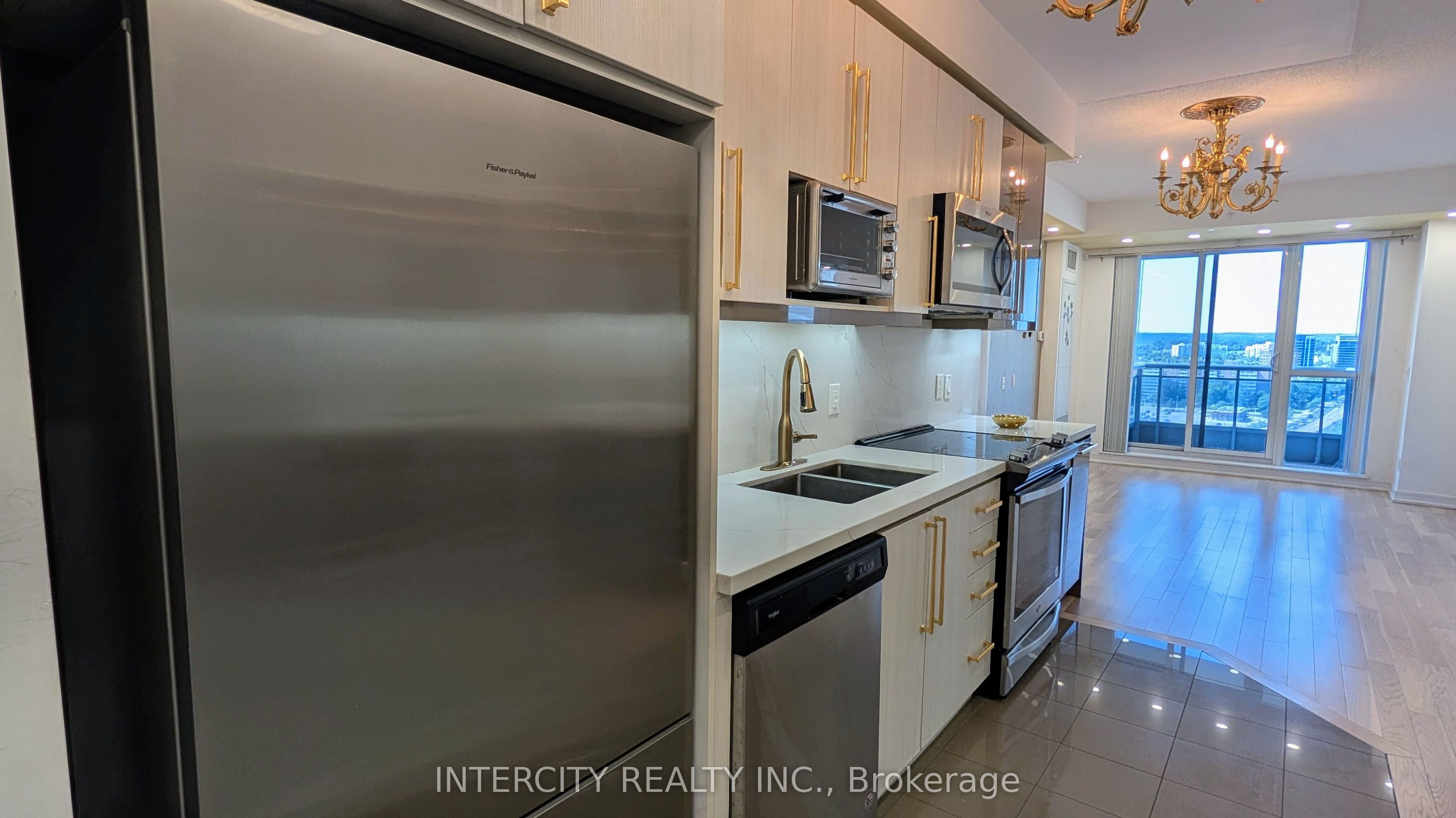 9201 Yonge Street 1602, Richmond Hill, ON L4C 1H9 photo 3
