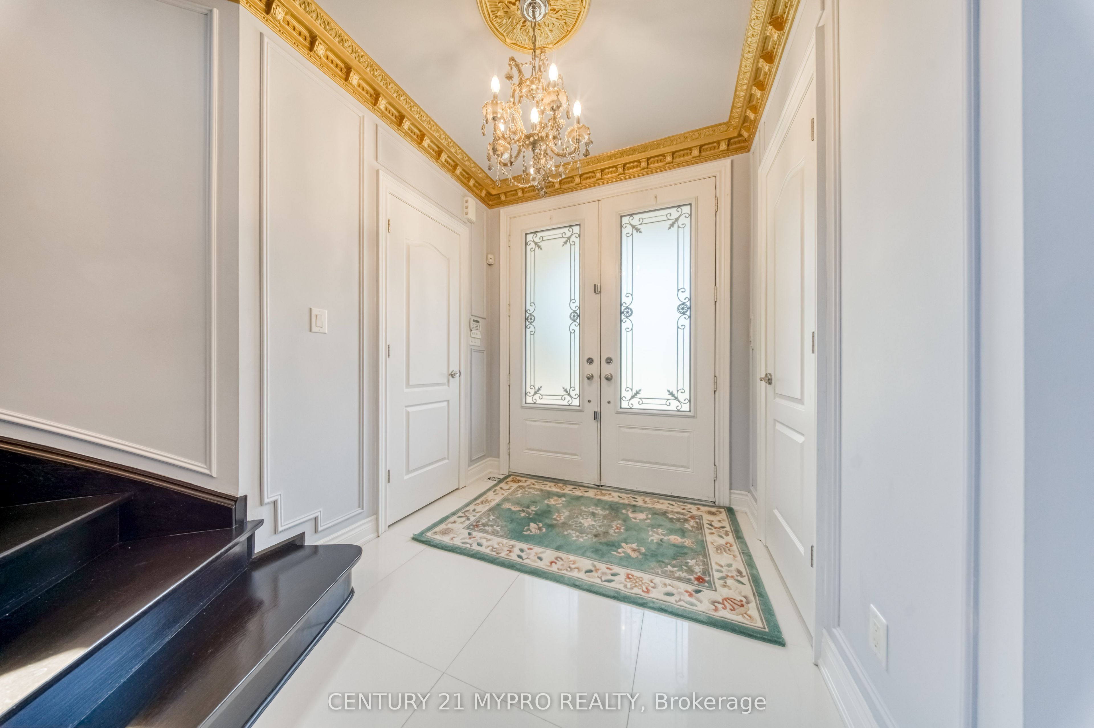 107 Hailsham Court, Vaughan, ON L4L 1A6 photo 4