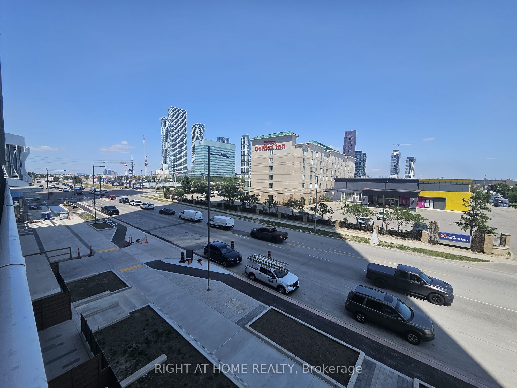 28 Interchange Way 316, Vaughan, ON L4K 0P8 photo 4