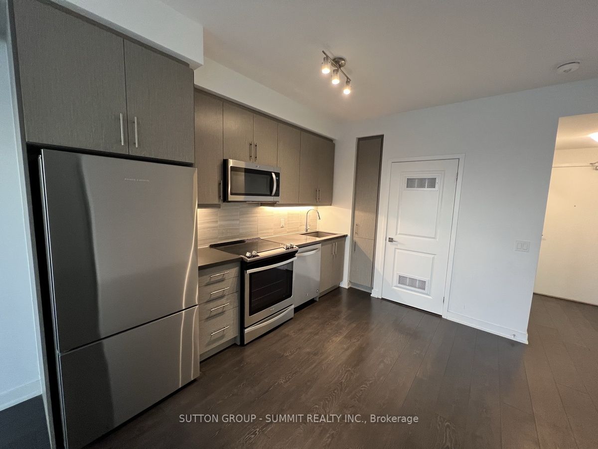 85 ONEIDA Crescent 401, Richmond Hill, ON L4B 0H4 photo 4