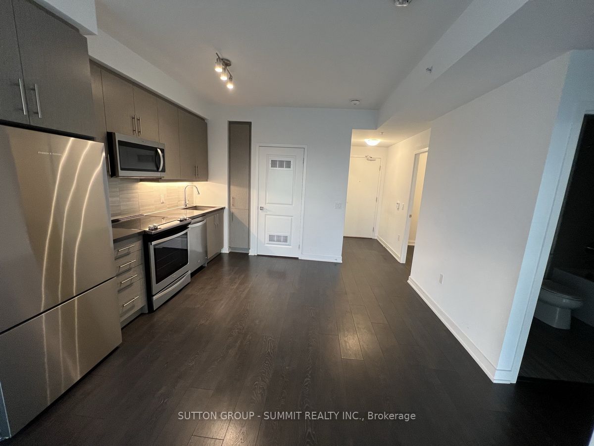 85 ONEIDA Crescent 401, Richmond Hill, ON L4B 0H4 photo 5