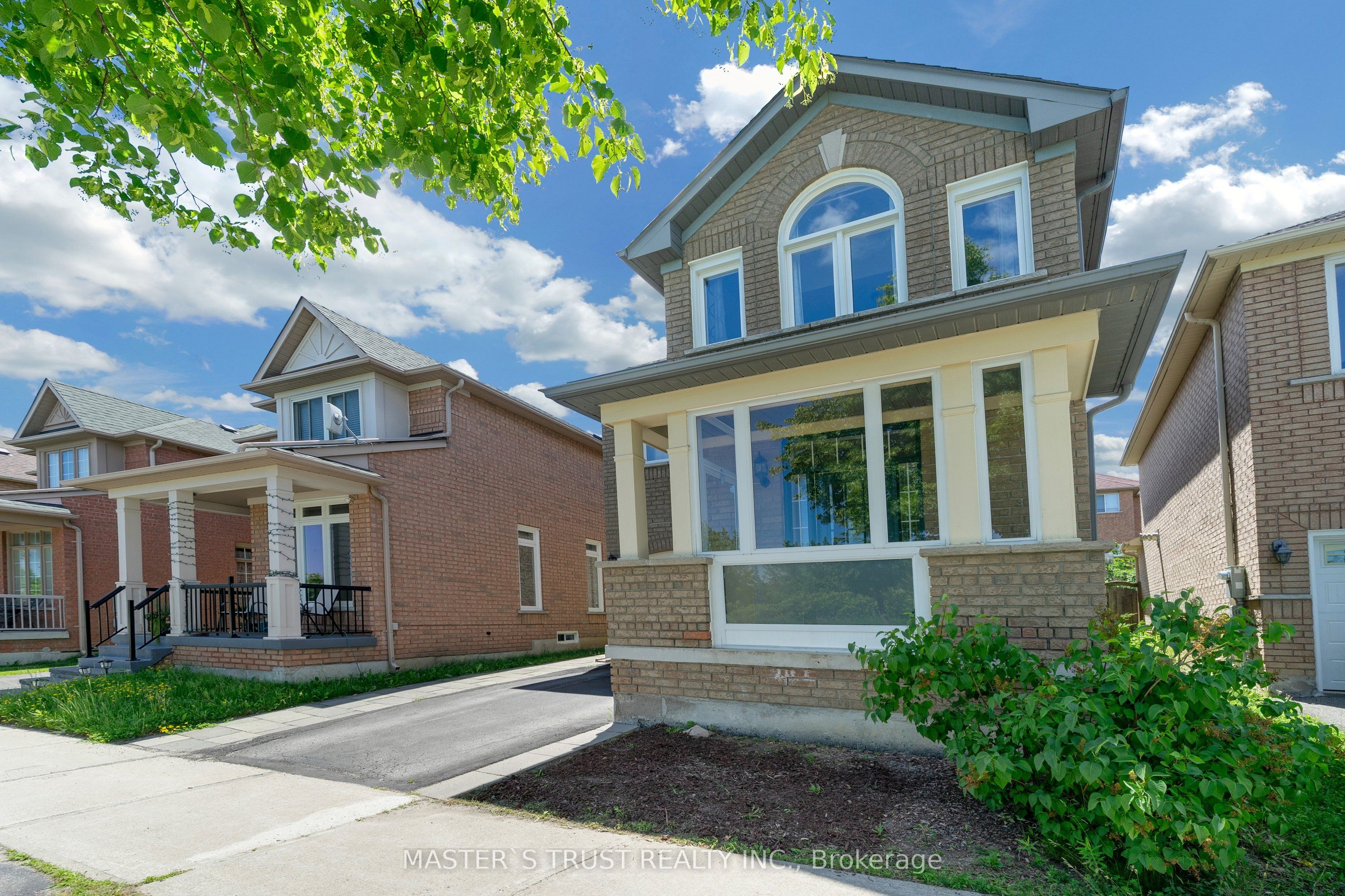 418 The Bridle Walk, Markham, ON L6C 2M5 photo 2