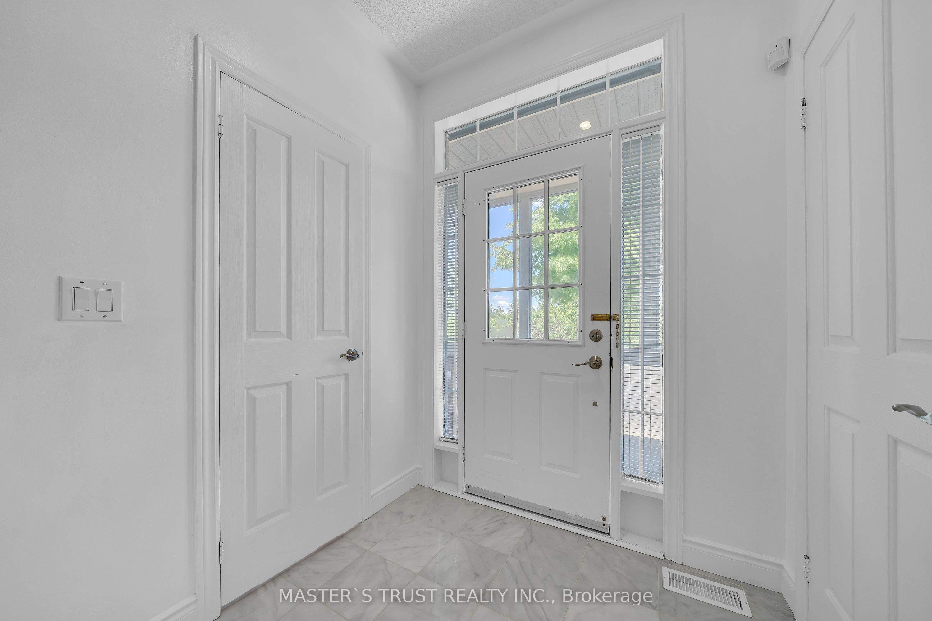 418 The Bridle Walk, Markham, ON L6C 2M5 photo 5