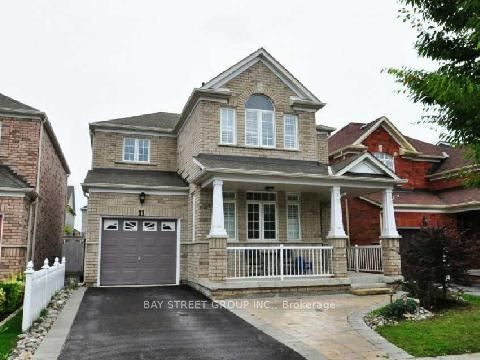 11 Belgrave Square, Markham, ON L6C 2T1