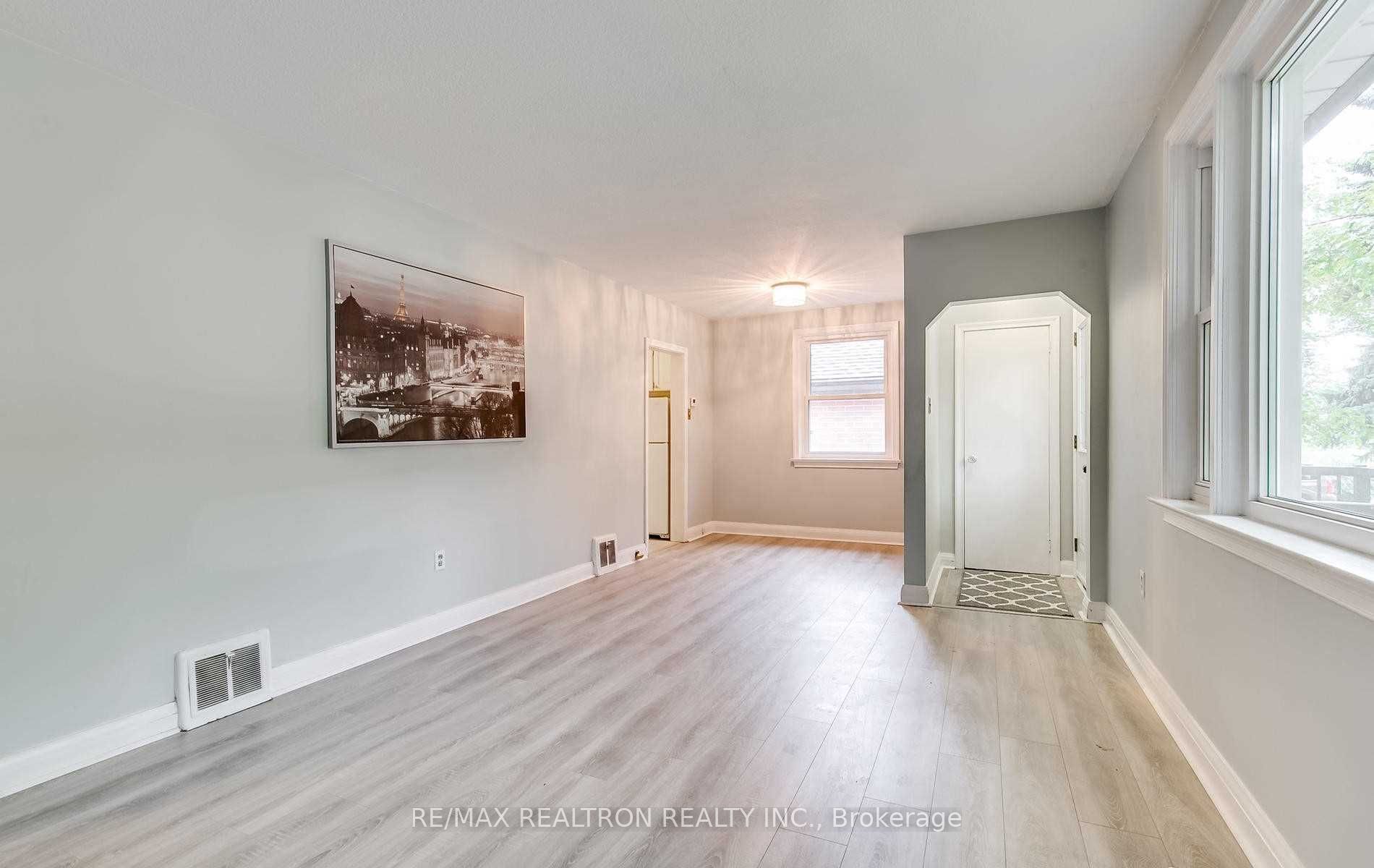 27 Highland Park, Markham, ON L3T 1B2 photo 2