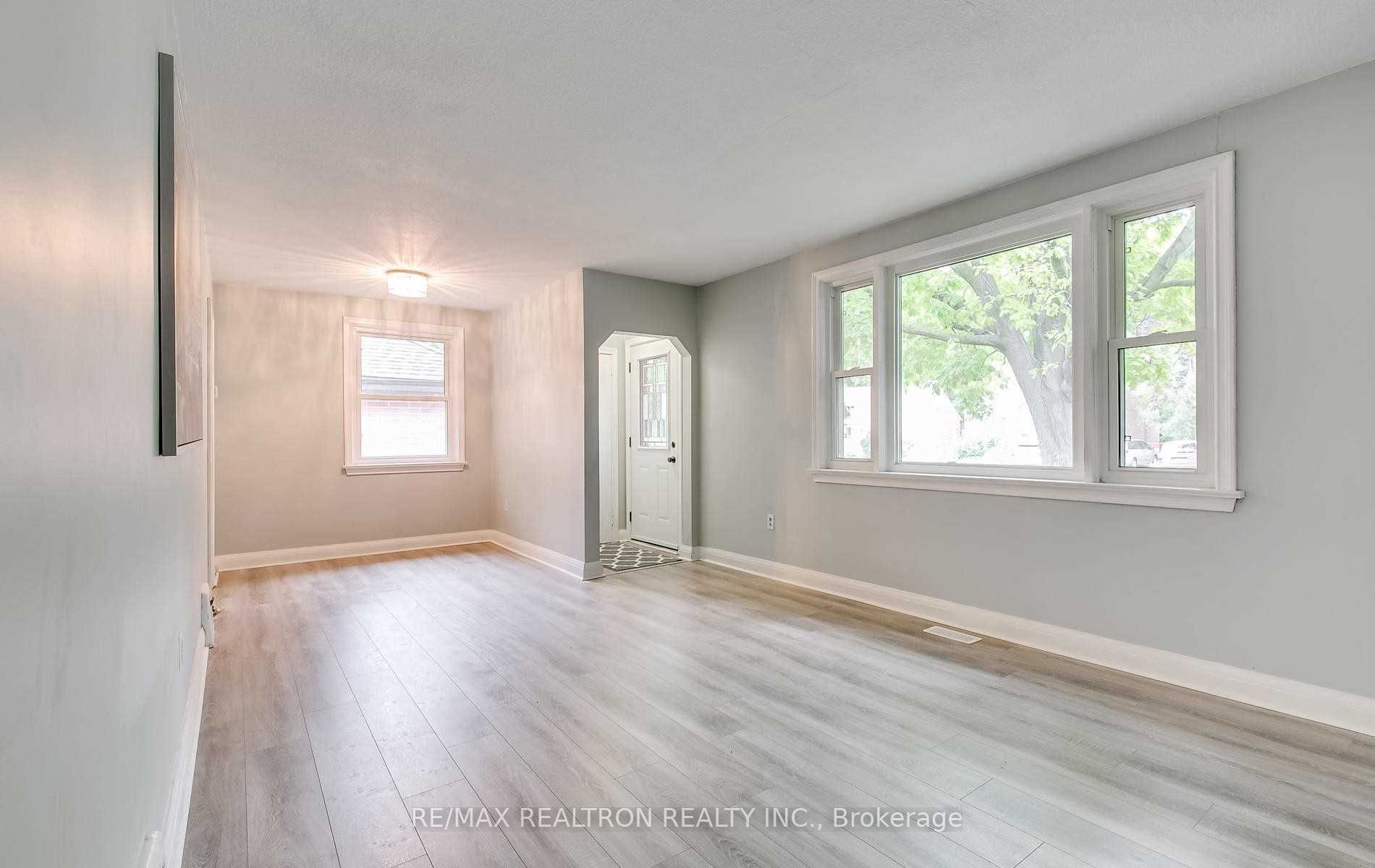27 Highland Park, Markham, ON L3T 1B2 photo 5
