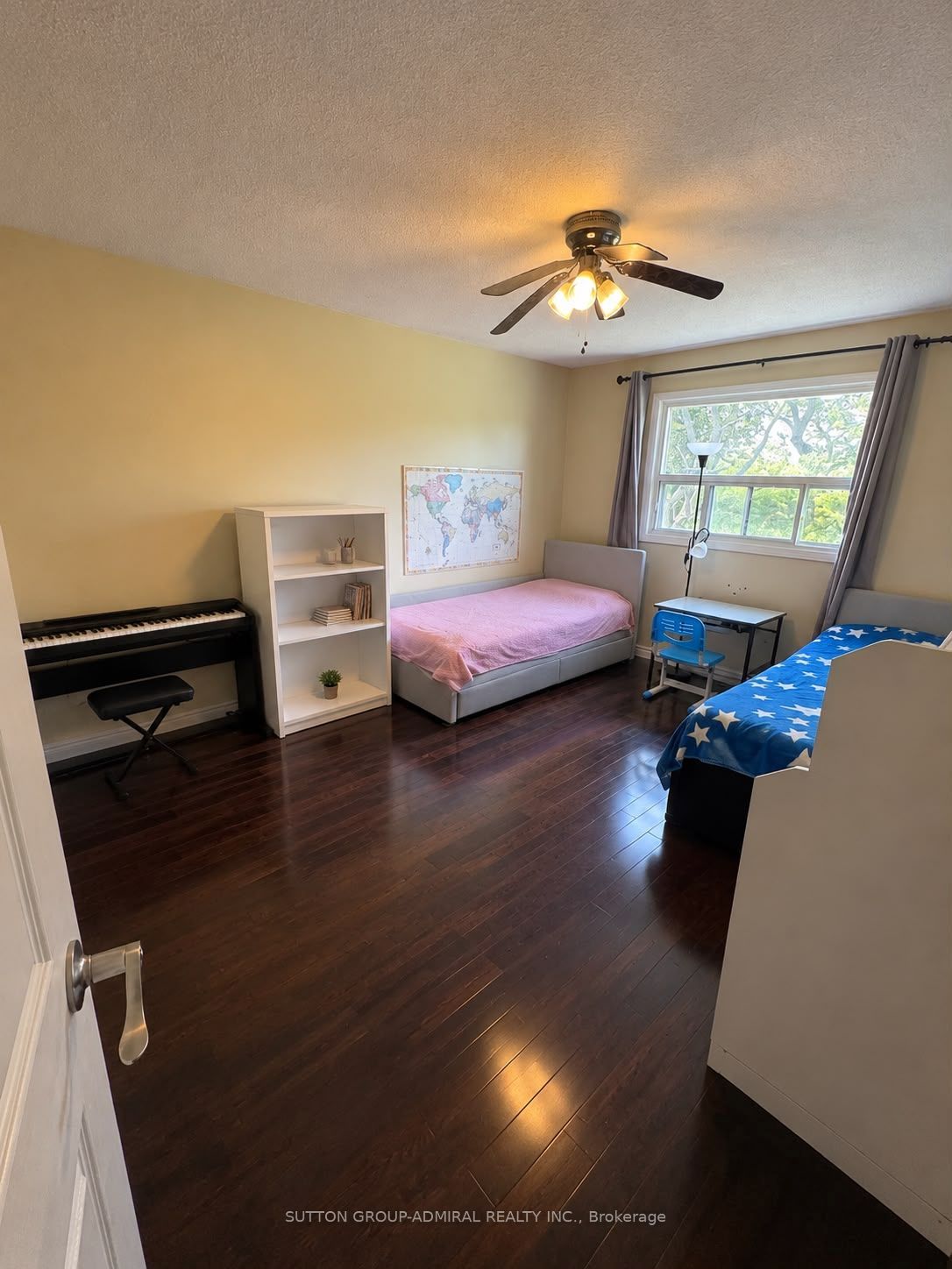 37 Royal Colwood Court Upper Level, Vaughan, ON L4K 2J3 photo 4