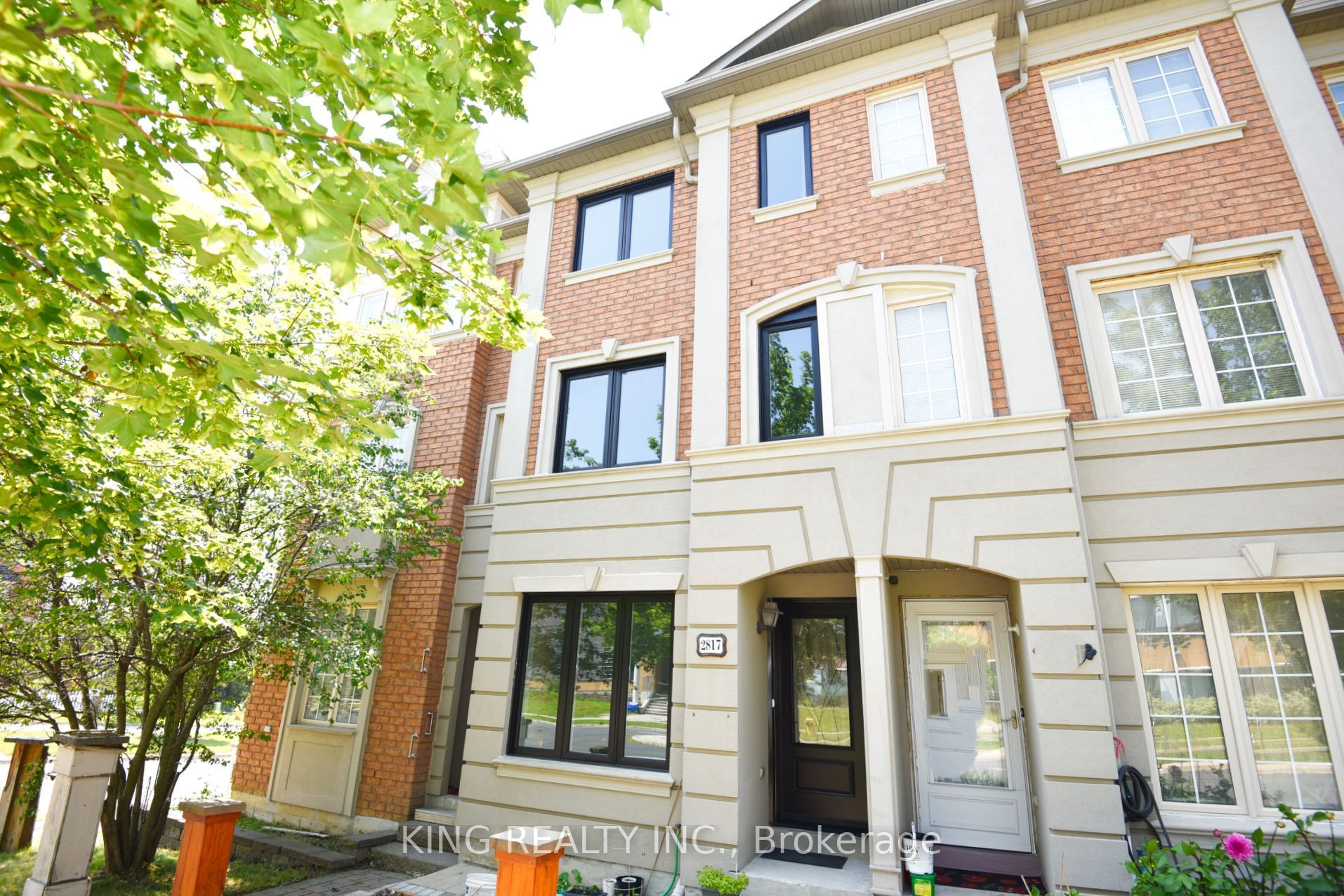 2817 Bur Oak Avenue, Markham, ON L6B 1E2 photo 2
