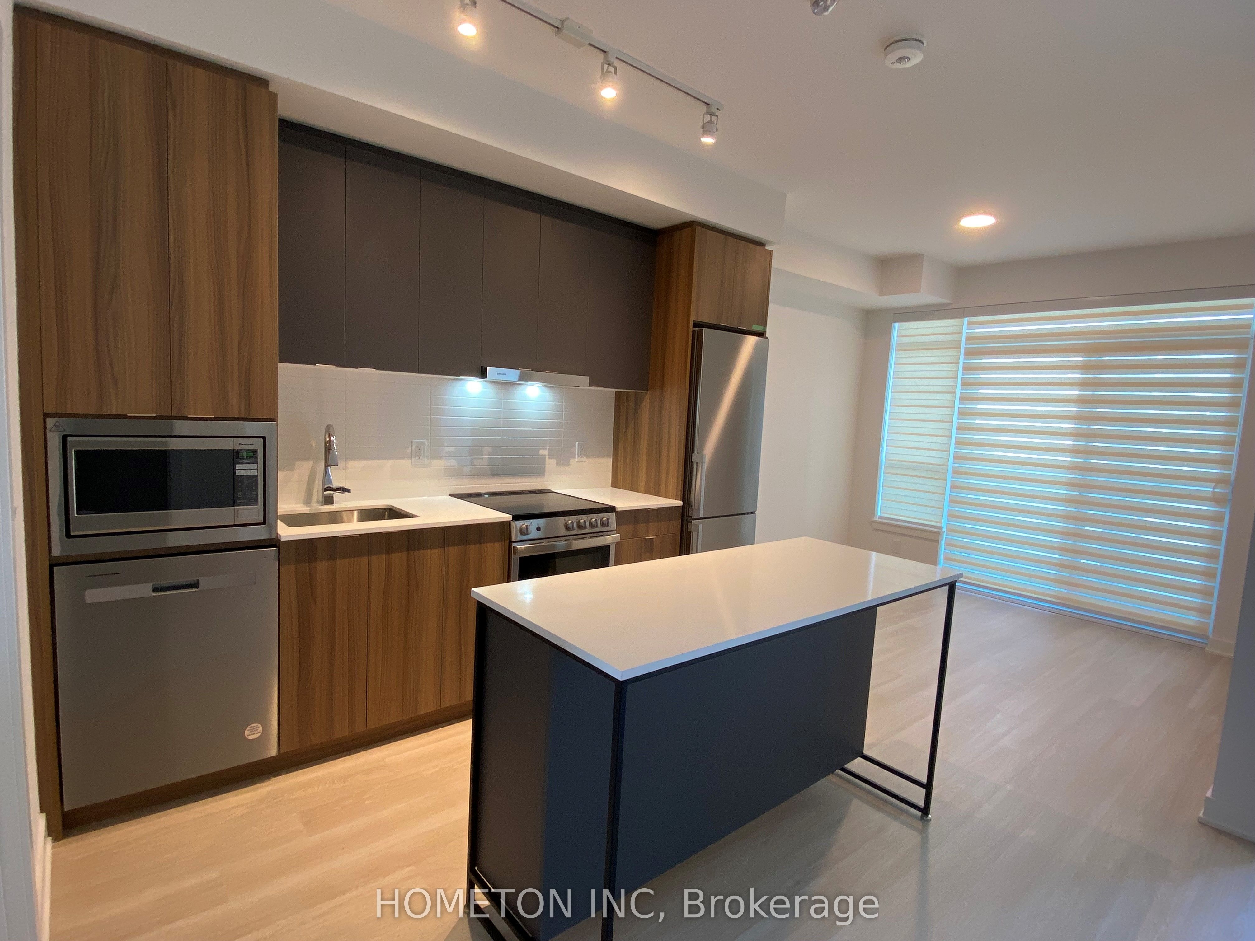 50 Upper Mall Way B528, Vaughan, ON L4J 0L8