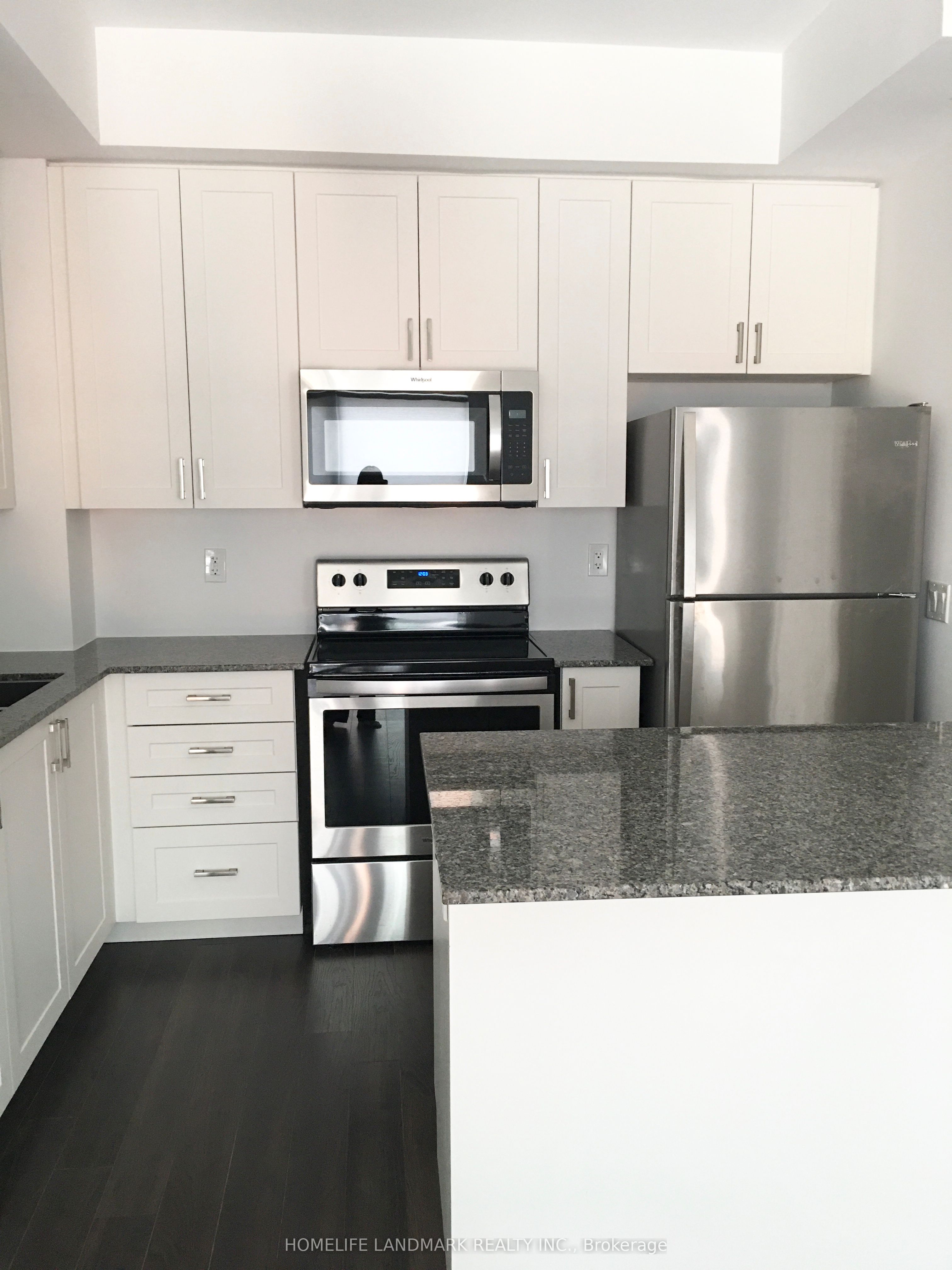 26 Coles Avenue 403, Vaughan, ON L4L 0J1