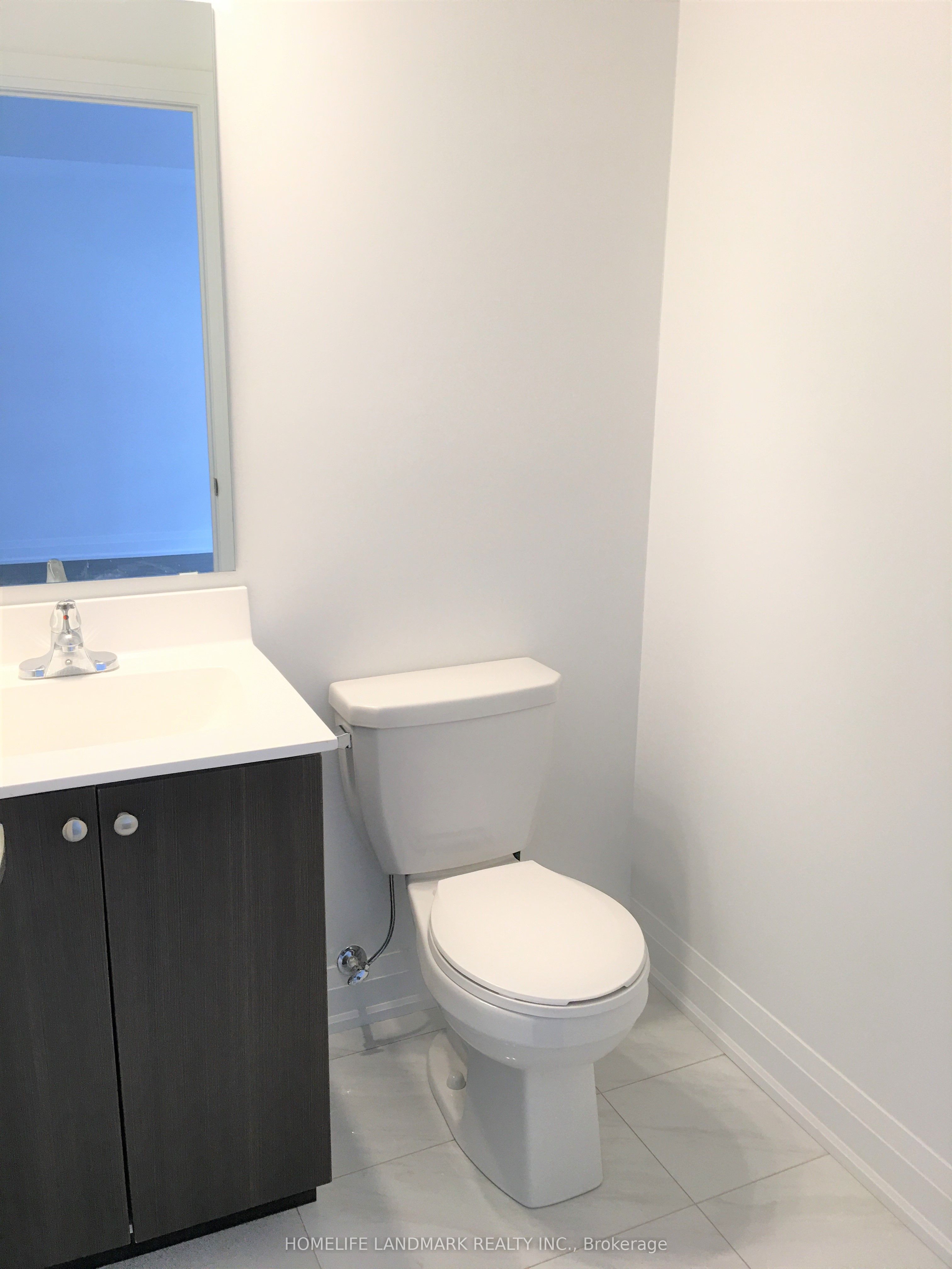 26 Coles Avenue 403, Vaughan, ON L4L 0J1 photo 3