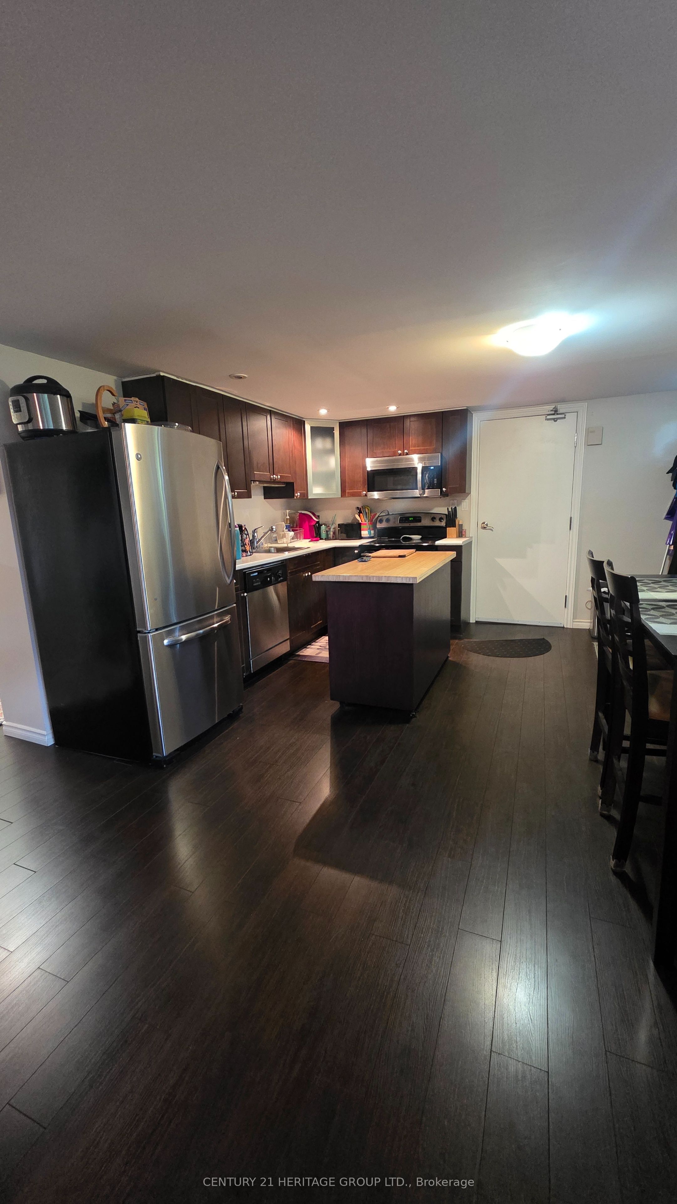 83 Monkswood Crescent Bsmnt, Newmarket, ON L3Y 2J9 photo 3