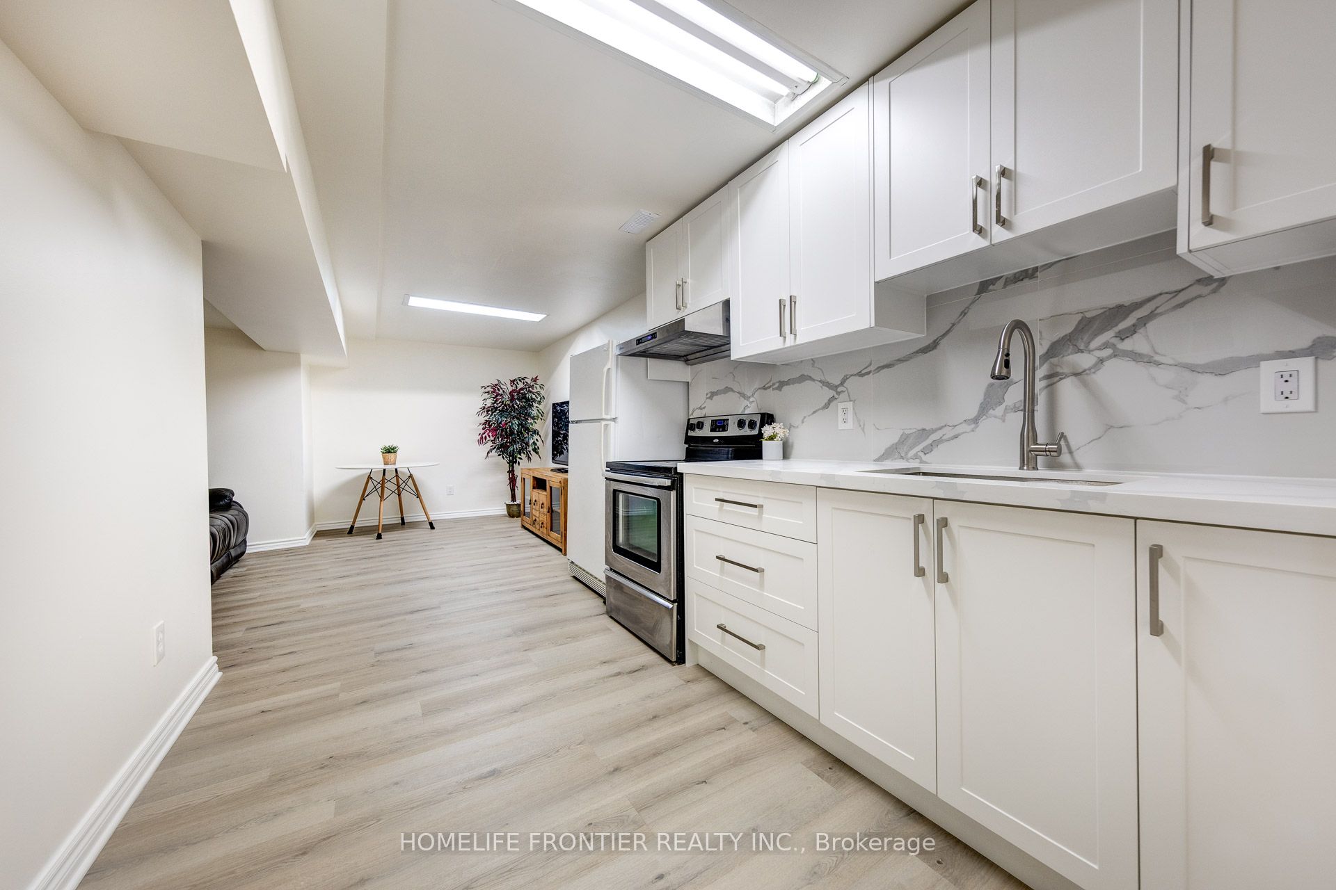 258 Conley Street Bsmt, Vaughan, ON L4J 2Z5 photo 4