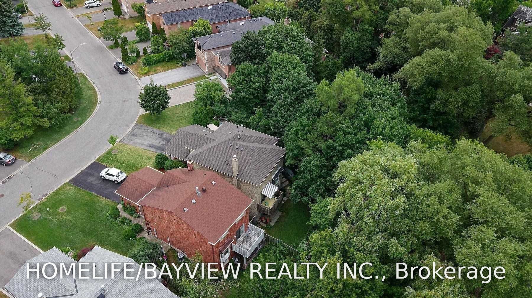 36 Eleanor Circle Lower, Richmond Hill, ON L4C 6K7 photo 2