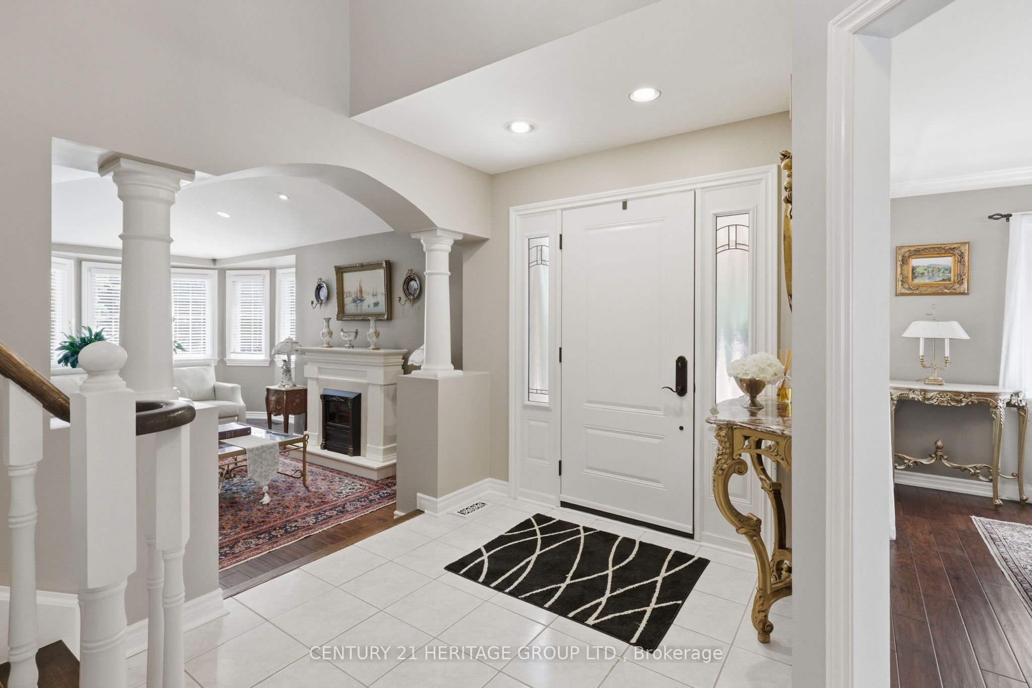 366 Amberlee Court, Newmarket, ON L3X 1E7 photo 5